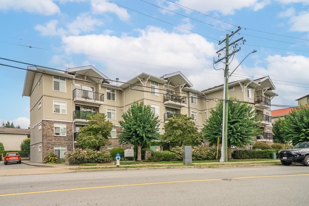 303 - 33255 Old Yale Road, Abbotsford, V2S 8R2 — photo 1