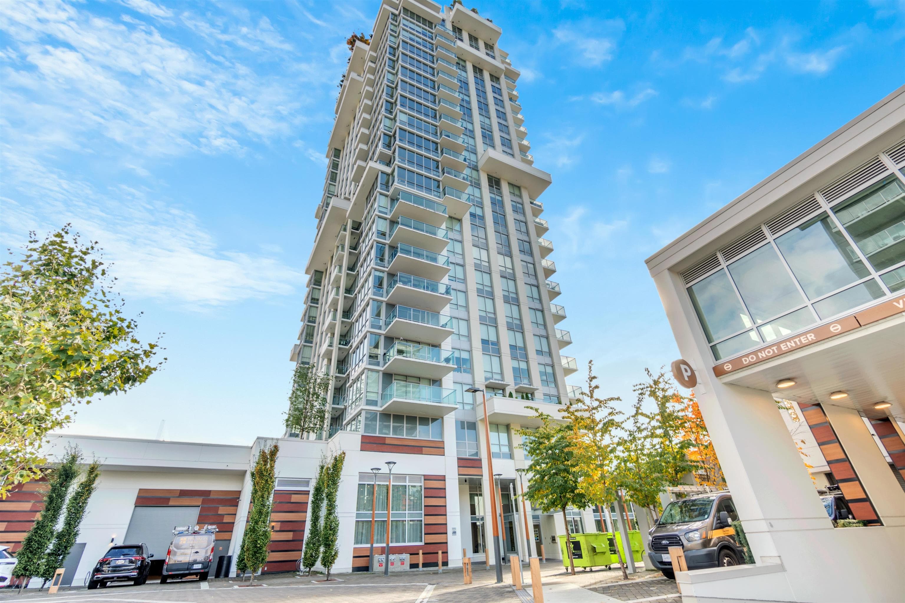 1702 - 1632 Lions Gate Lane, North Vancouver, V7P 0E2 — photo 1