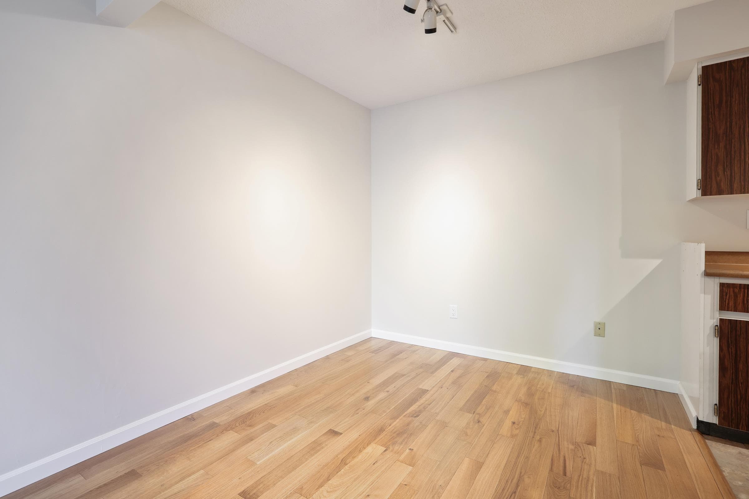 410 - 1435 Nelson Street, Vancouver, V6G 2Z3 — photo 5