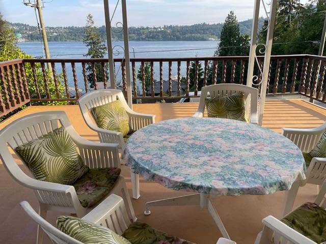 3772 Dollarton Highway, North Vancouver, V7G 1A2 — photo 2