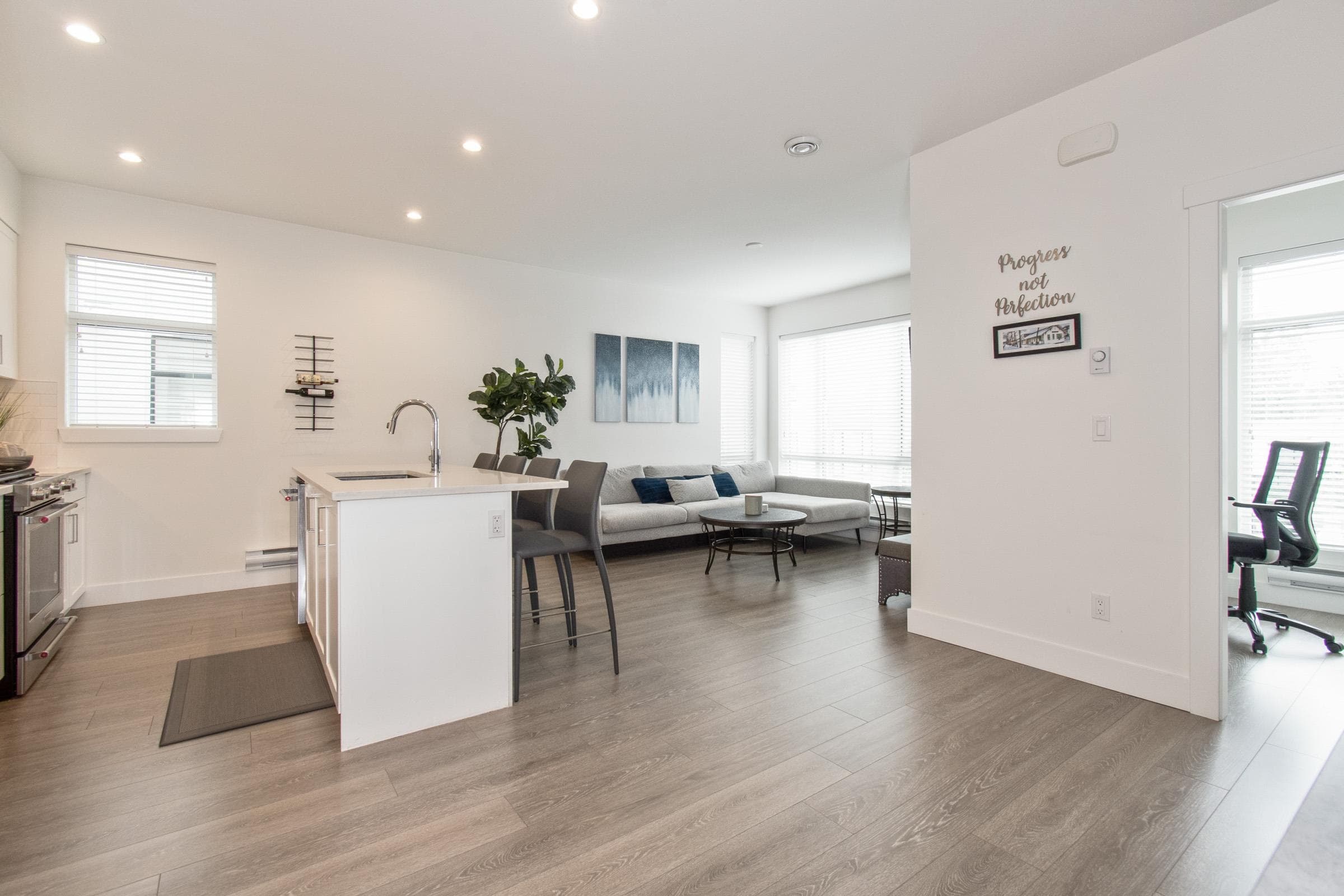 156 - 16433 19 Avenue, Surrey, V3Z 0Z1 — photo 2