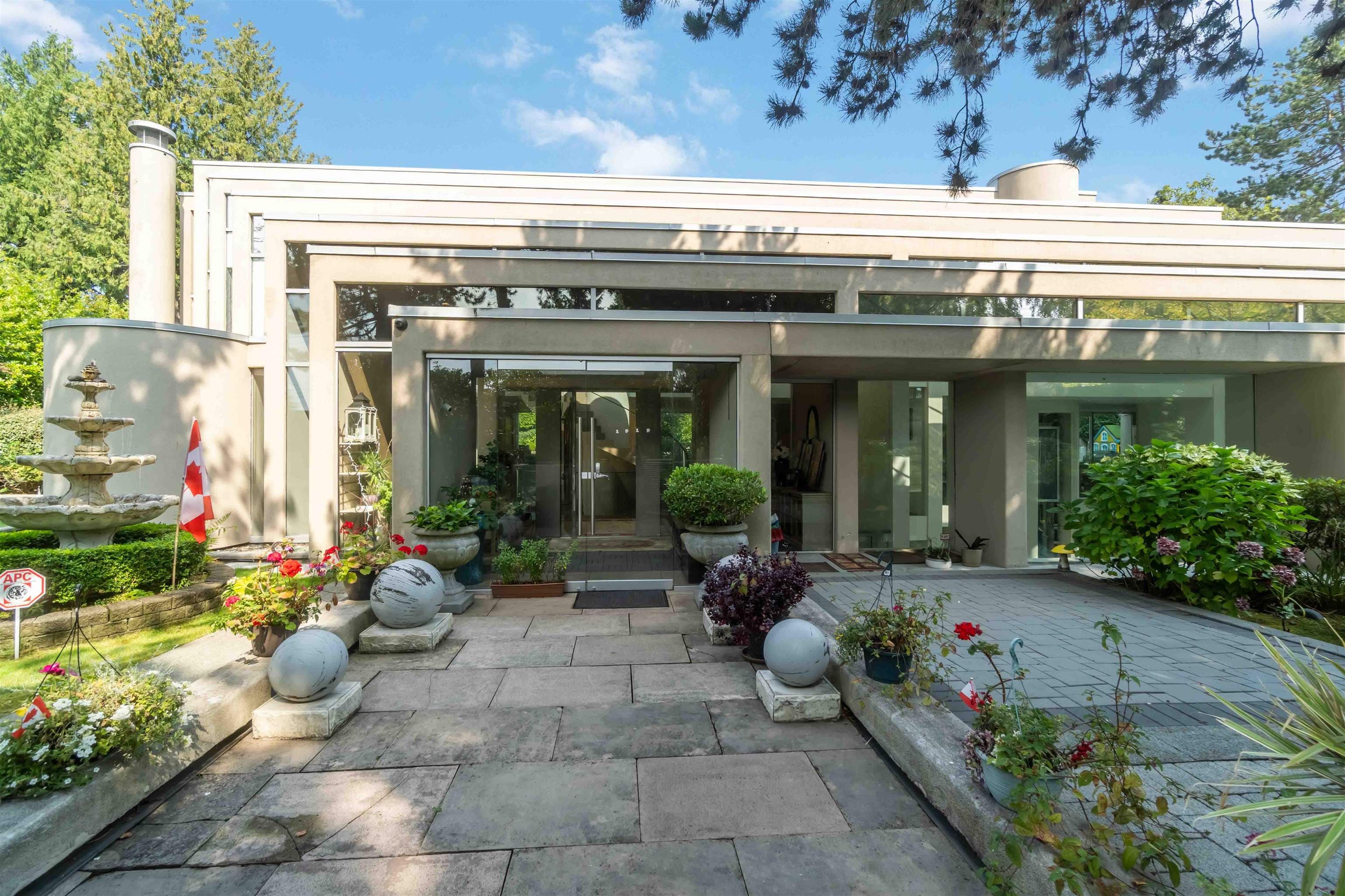 1919 W 57th Avenue, Vancouver