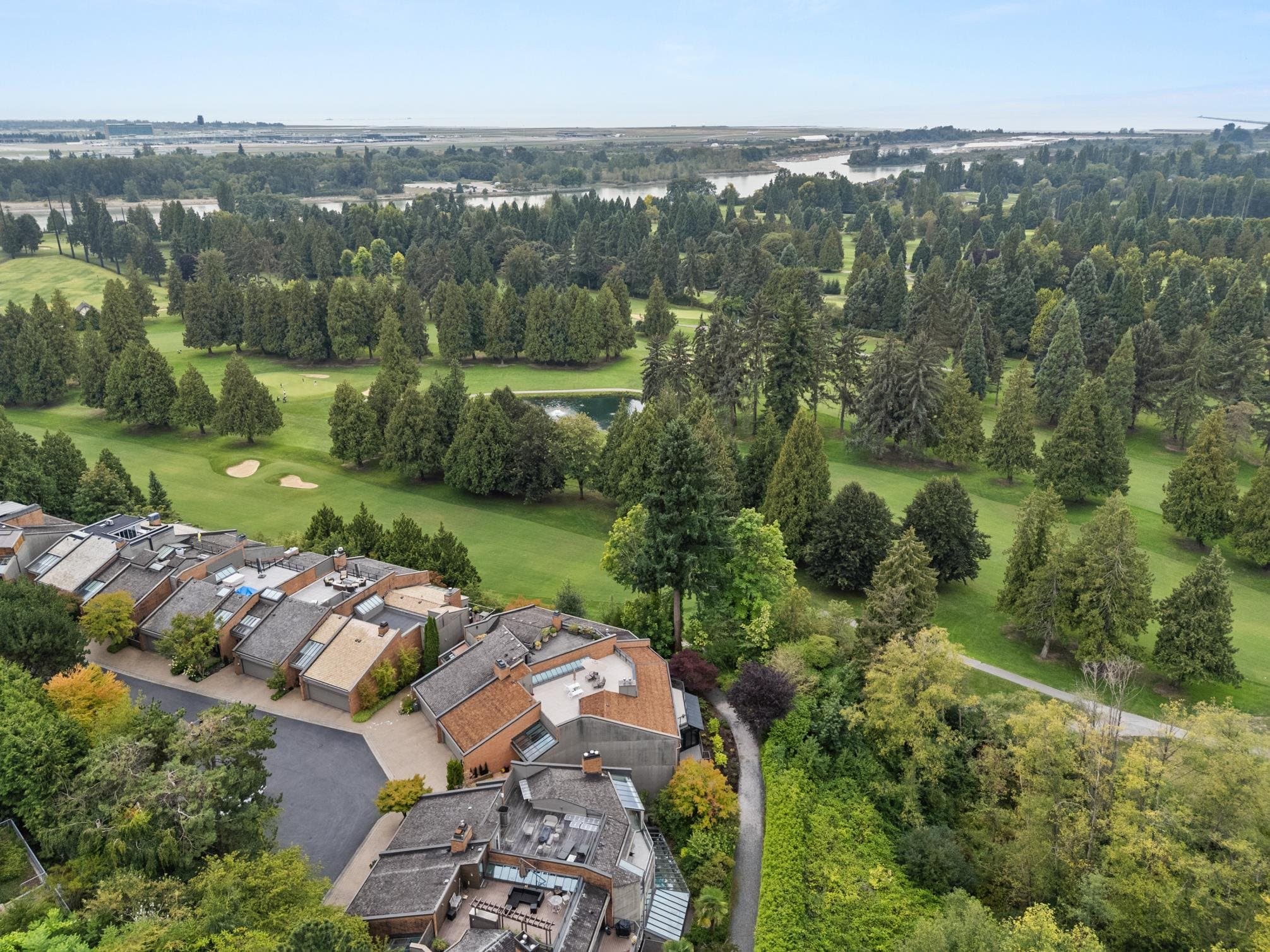 2236 Yewbrook Place, Vancouver, V6P 6K4 — photo 3