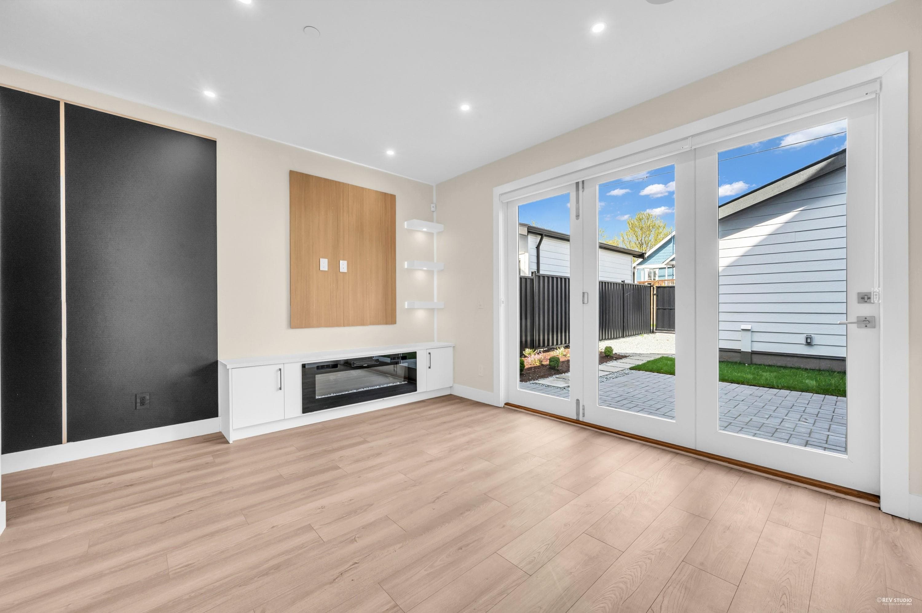 2369 Adanac Street, Vancouver, V5L 2E9 — photo 4