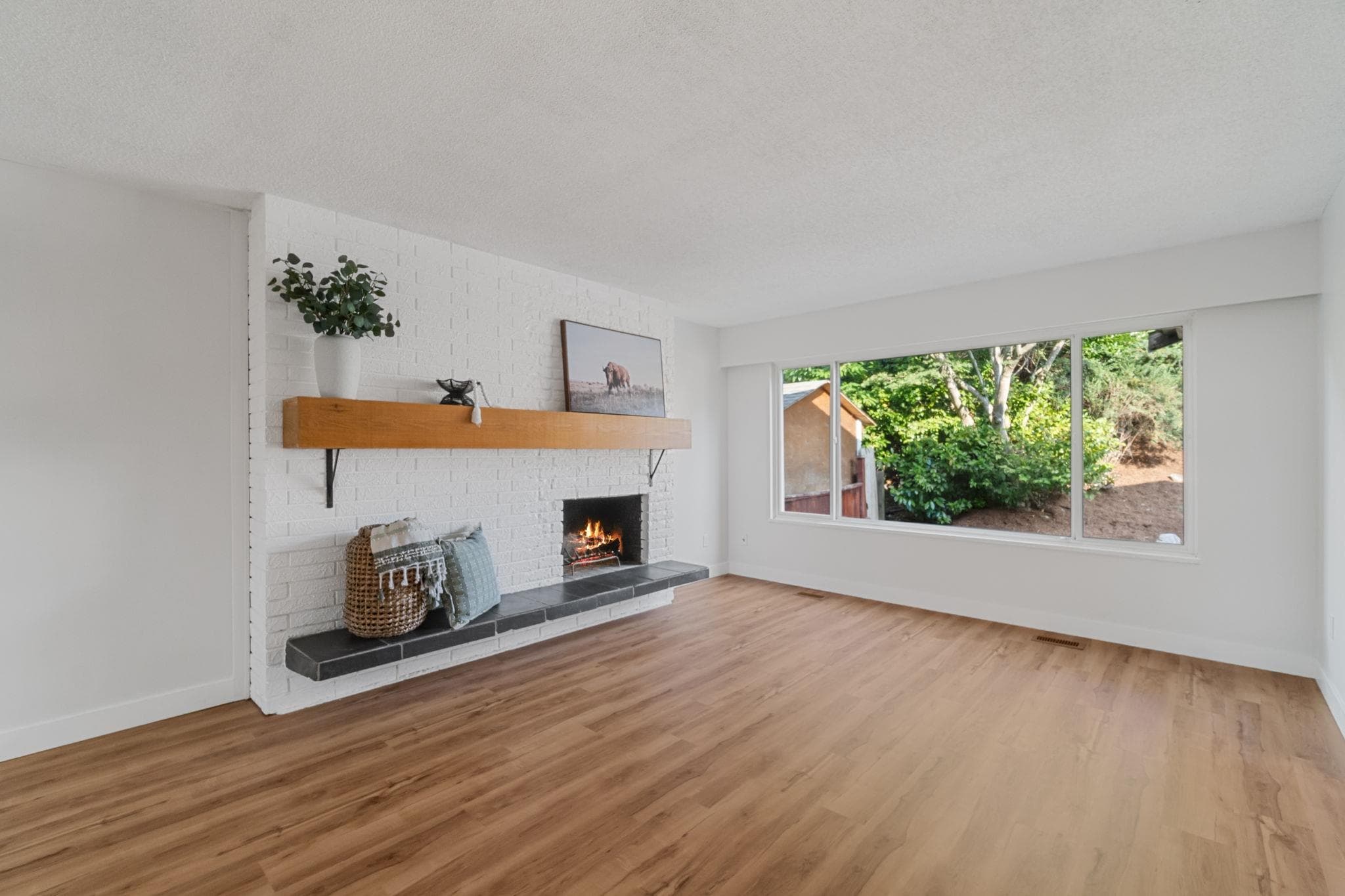 1431 Elinor Crescent, Port Coquitlam, V3C 2Y3 — photo 2