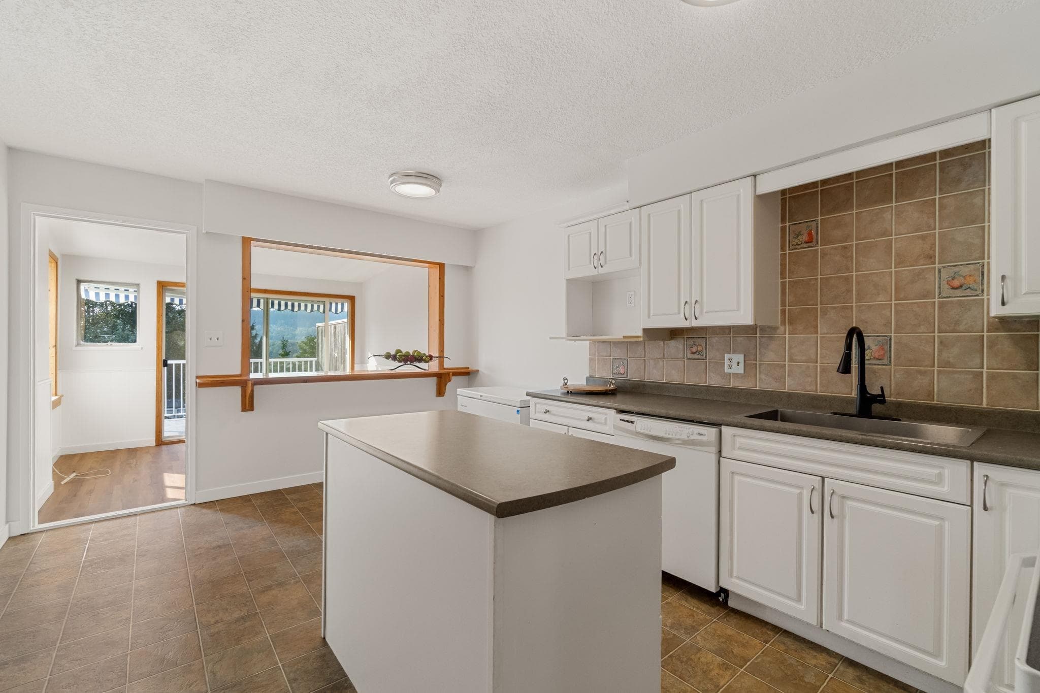 1431 Elinor Crescent, Port Coquitlam, V3C 2Y3 — photo 5