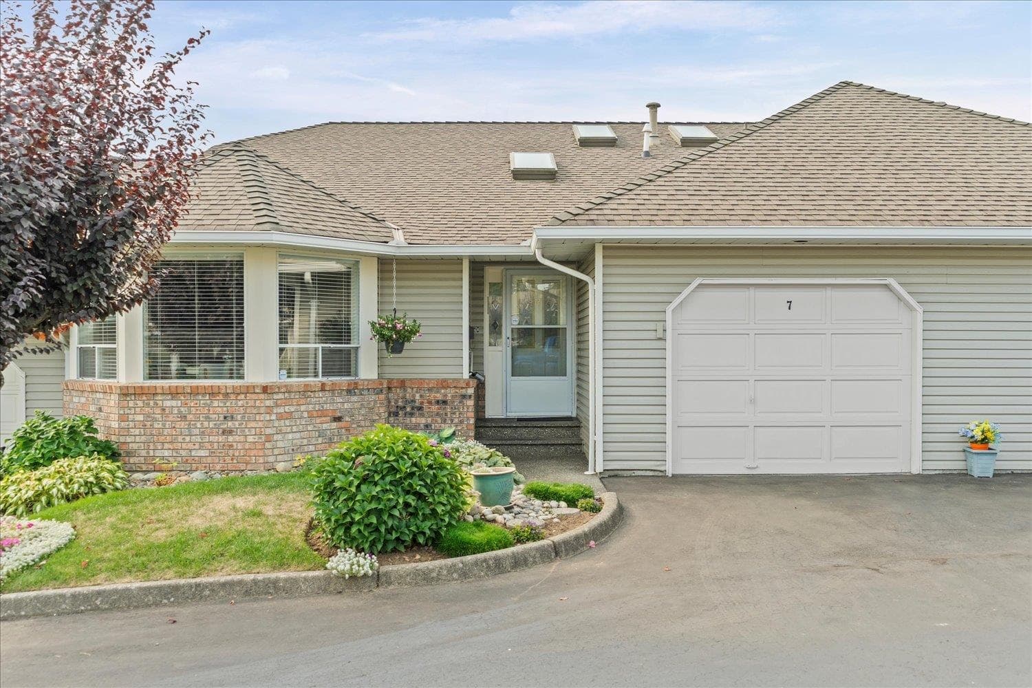 7 - 32615 Murray Avenue, Abbotsford, V2T 4T8 — photo 1