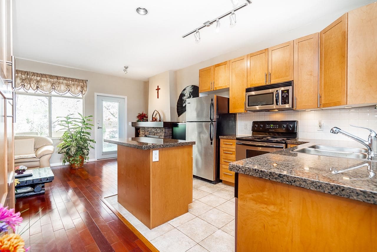 6 - 320 Decaire Street, Coquitlam, V3K 7C3 — photo 5