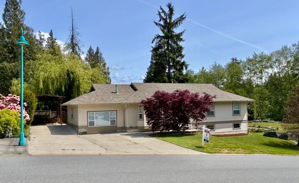 5916 St. Andrews Place, Sechelt