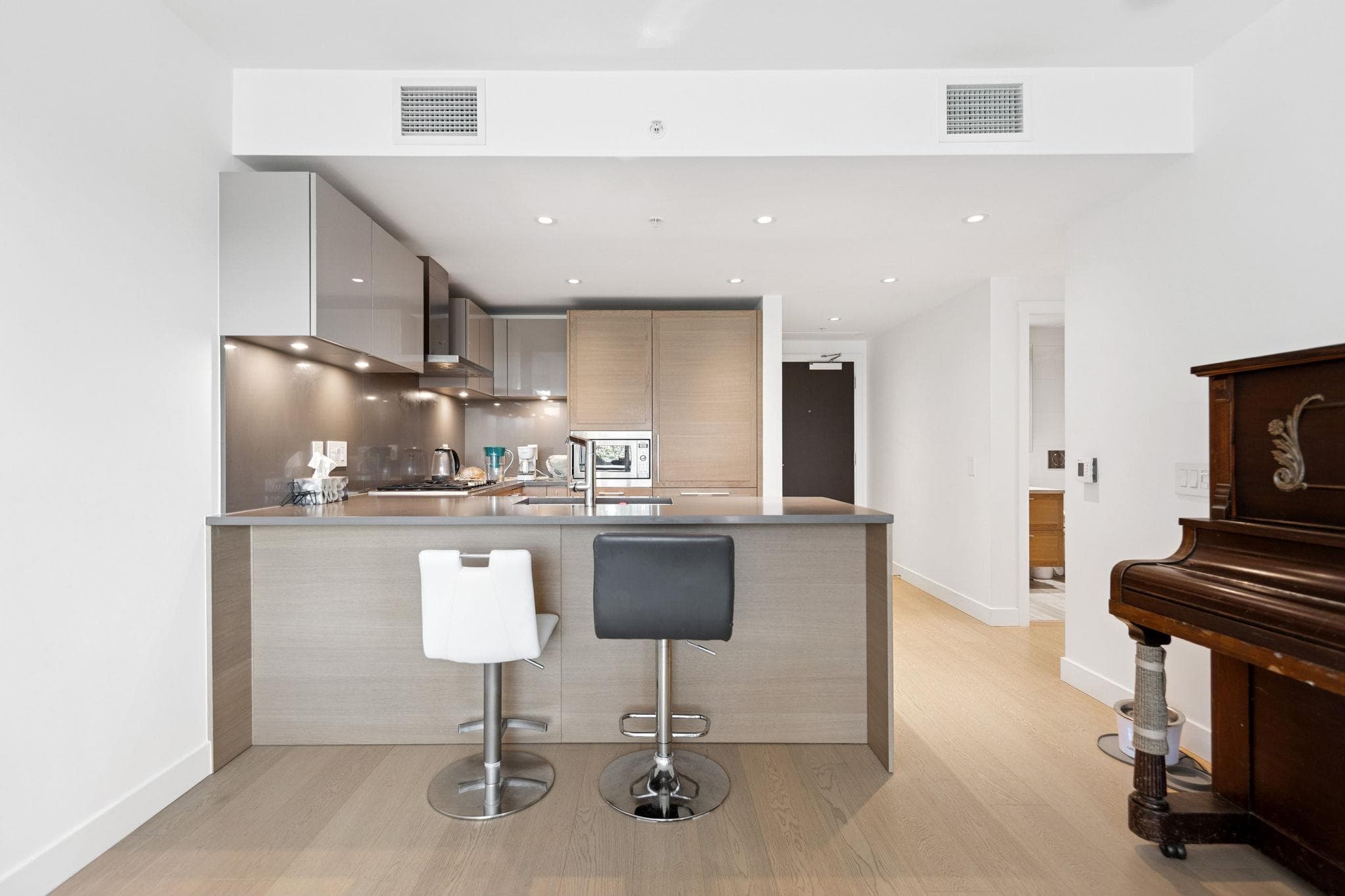 901 - 7228 Adera Street, Vancouver, V6P 0H8 — photo 4