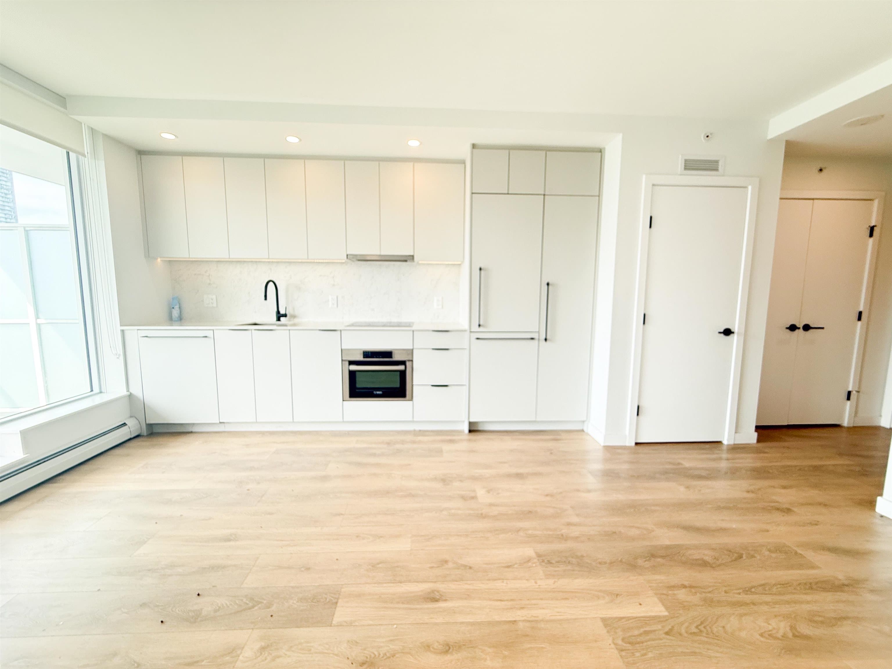 1810 - 13685 102 Avenue, Surrey, V3T 1N7 — photo 2
