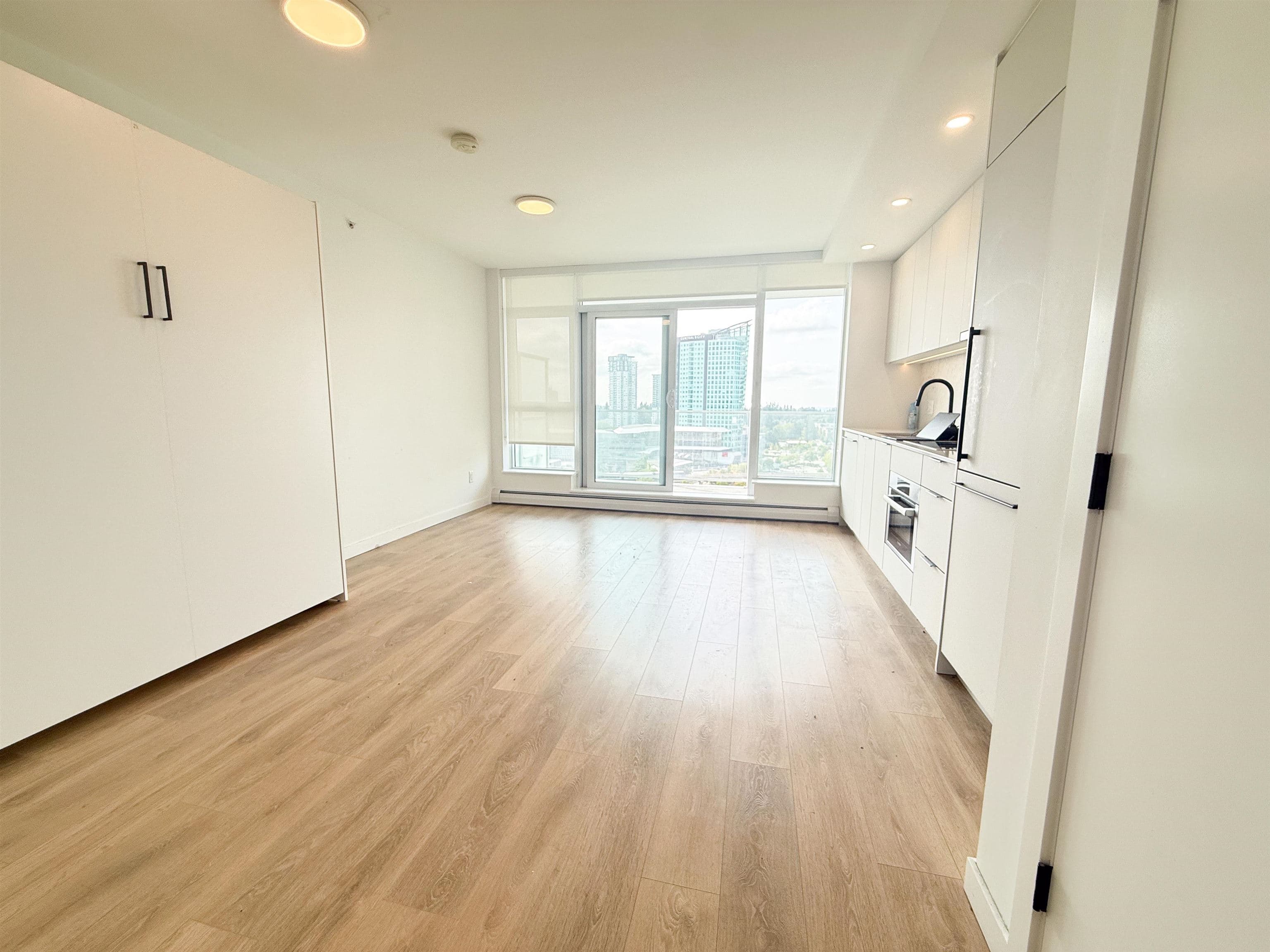 1810 - 13685 102 Avenue, Surrey, V3T 1N7 — photo 4