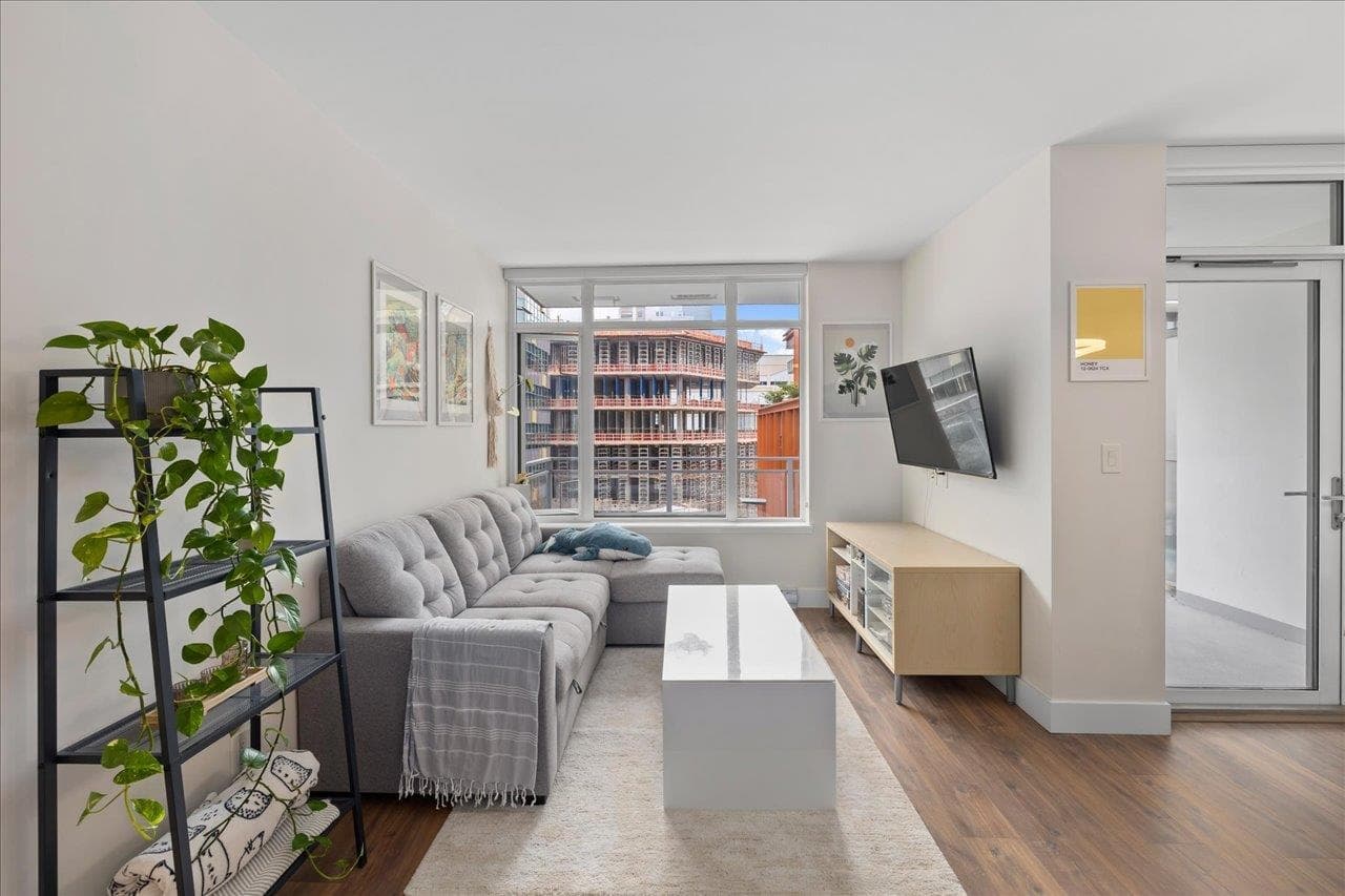 607 - 258 Nelson's Court, New Westminster, V3L 0J9 — photo 5
