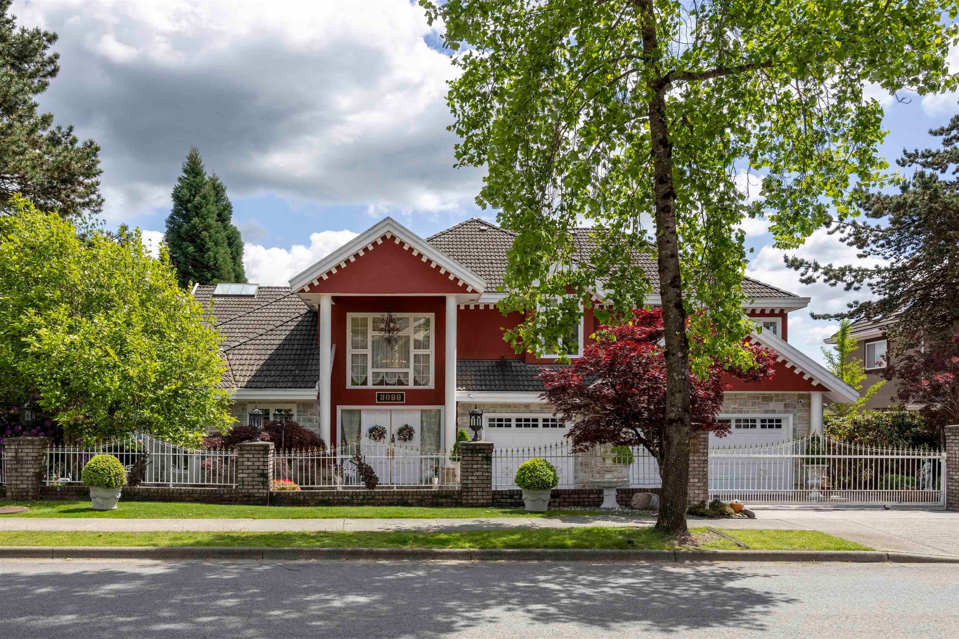3099 Plateau Boulevard, Coquitlam