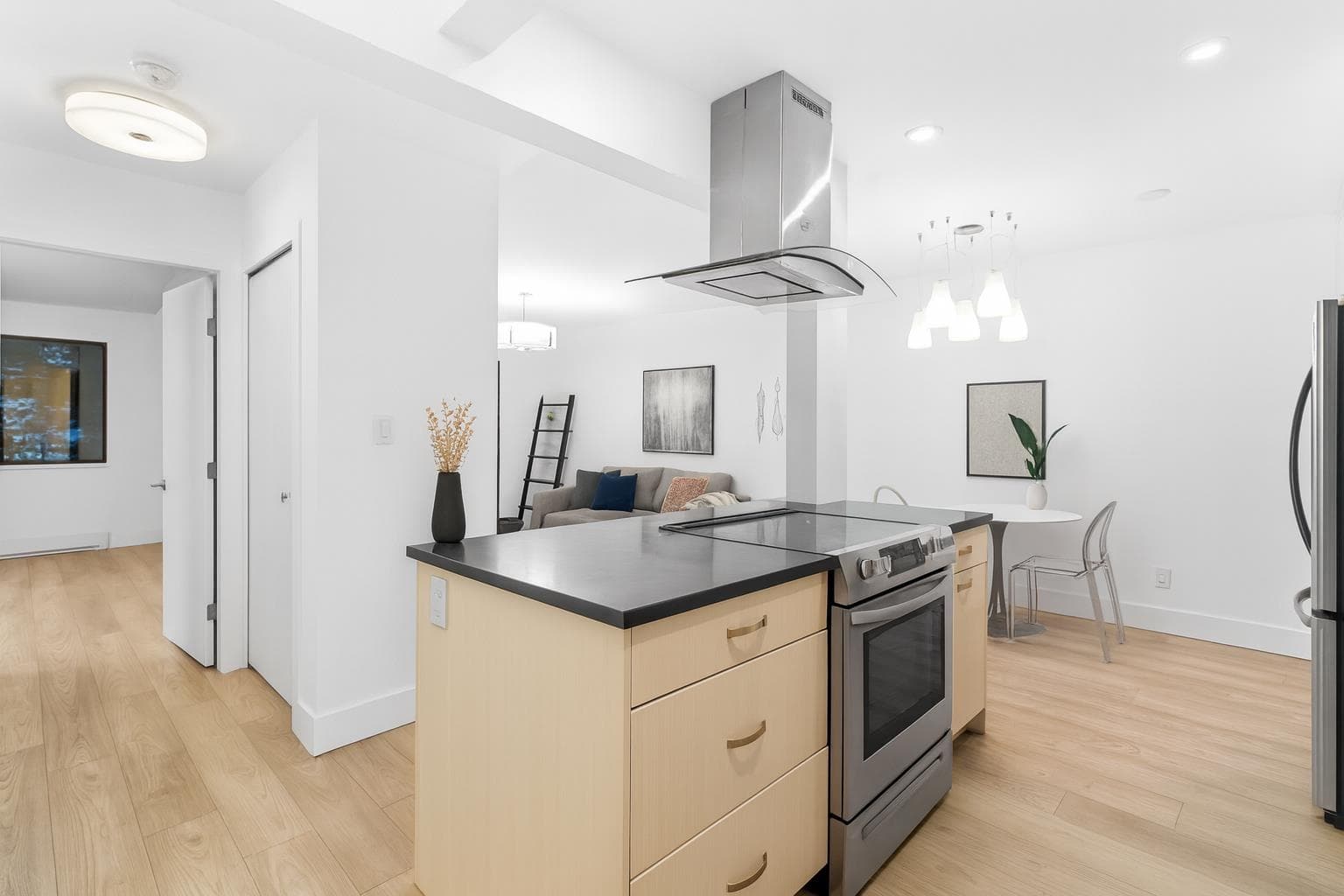 202 - 1422 E 3rd Avenue, Vancouver, V5N 5R5 — photo 2
