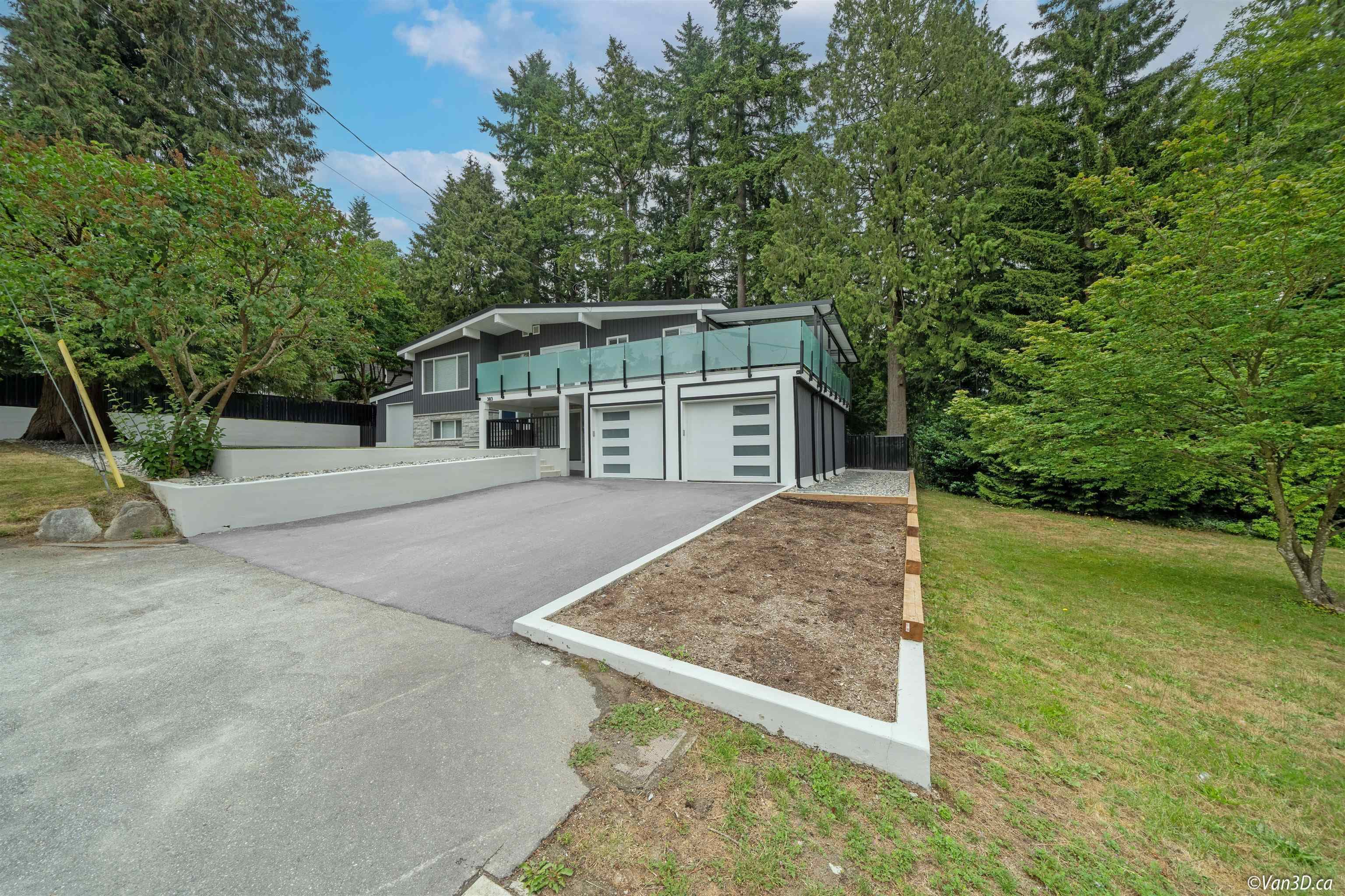 383 Laurentian Crescent, Coquitlam, V3K 1Y6 — photo 2