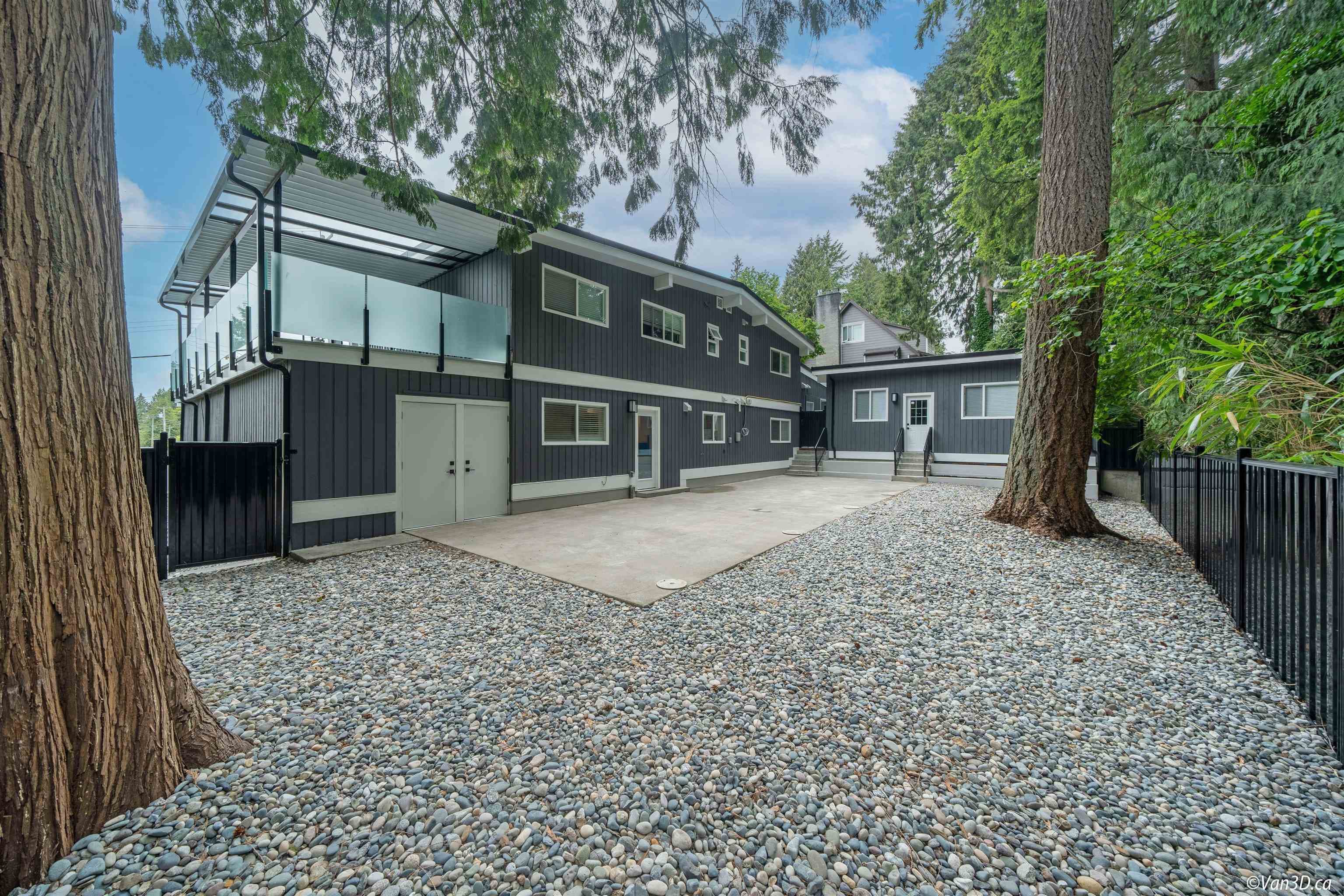 383 Laurentian Crescent, Coquitlam, V3K 1Y6 — photo 3