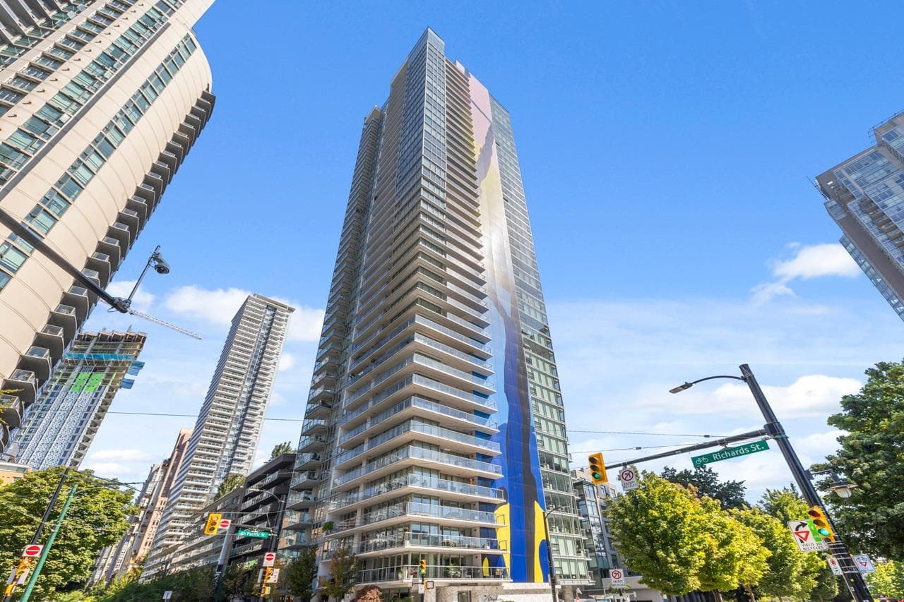 201 - 499 Pacific Street, Vancouver