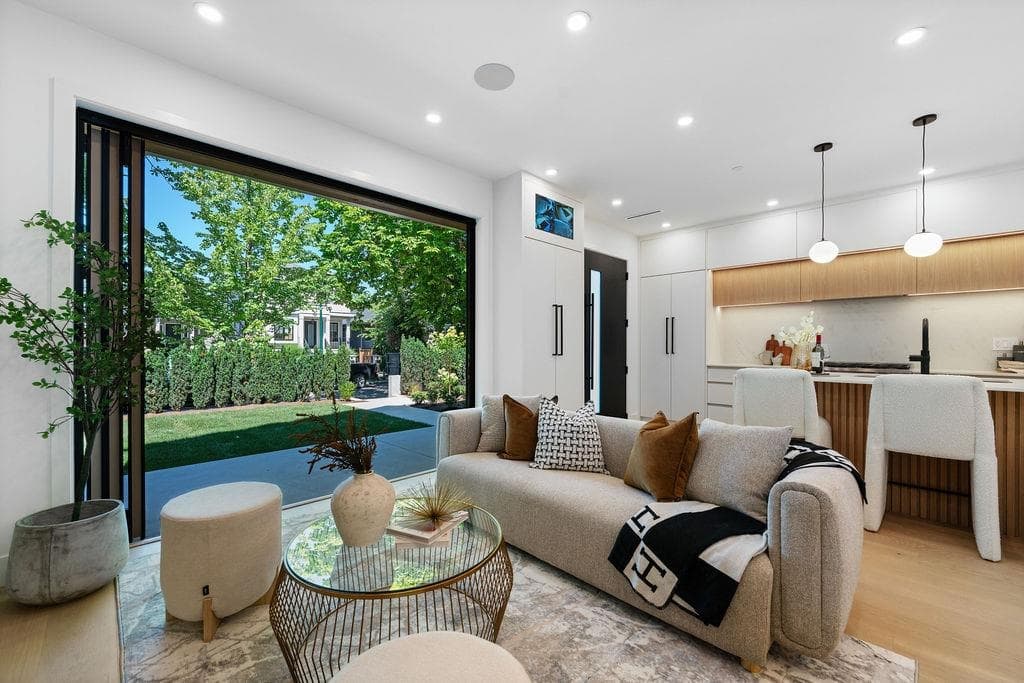 1 - 2858 W 12th Avenue, Vancouver, V6K 2P9 — photo 1
