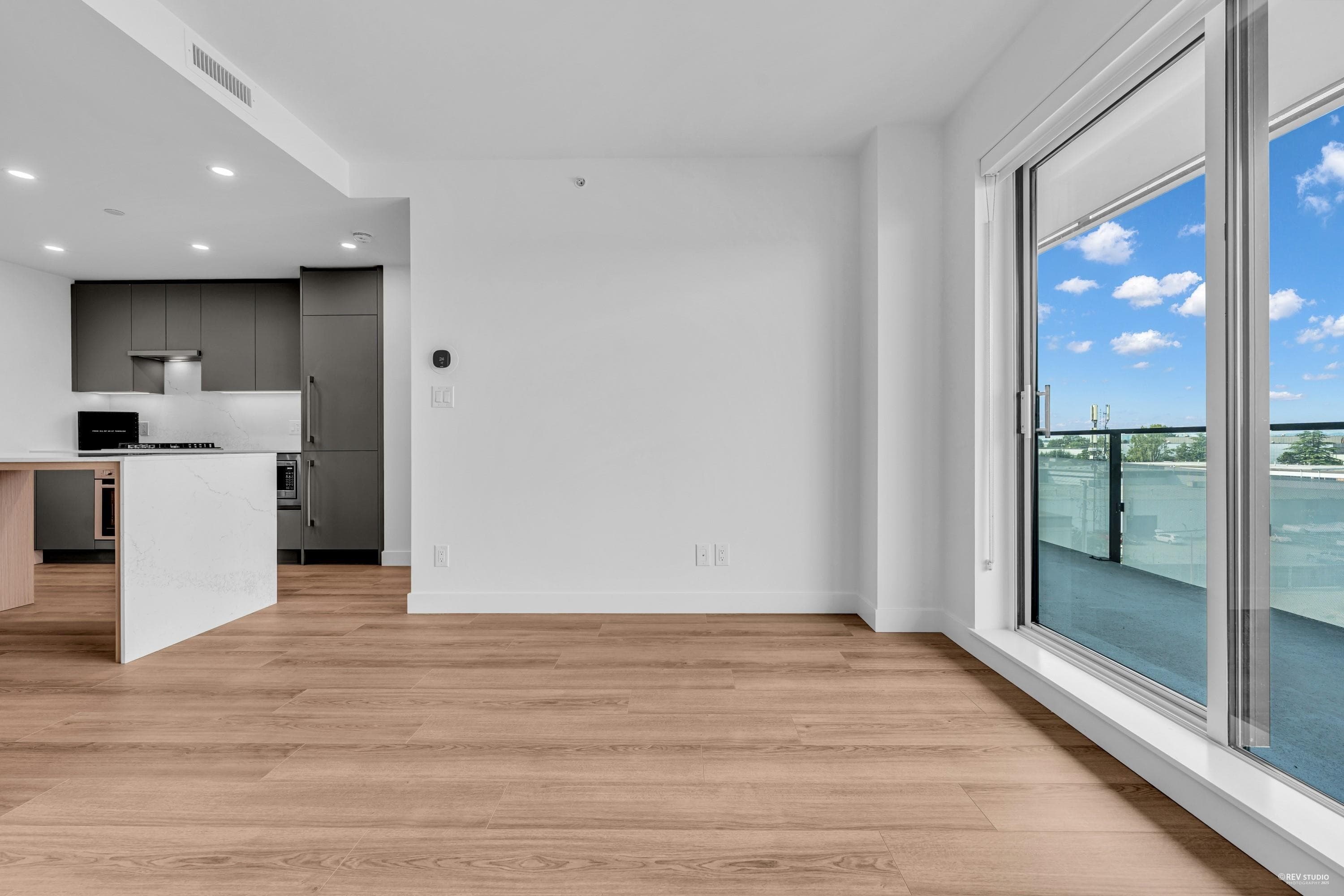 610 - 5593 Number 3 Road, Richmond, V6X 0X6 — photo 2