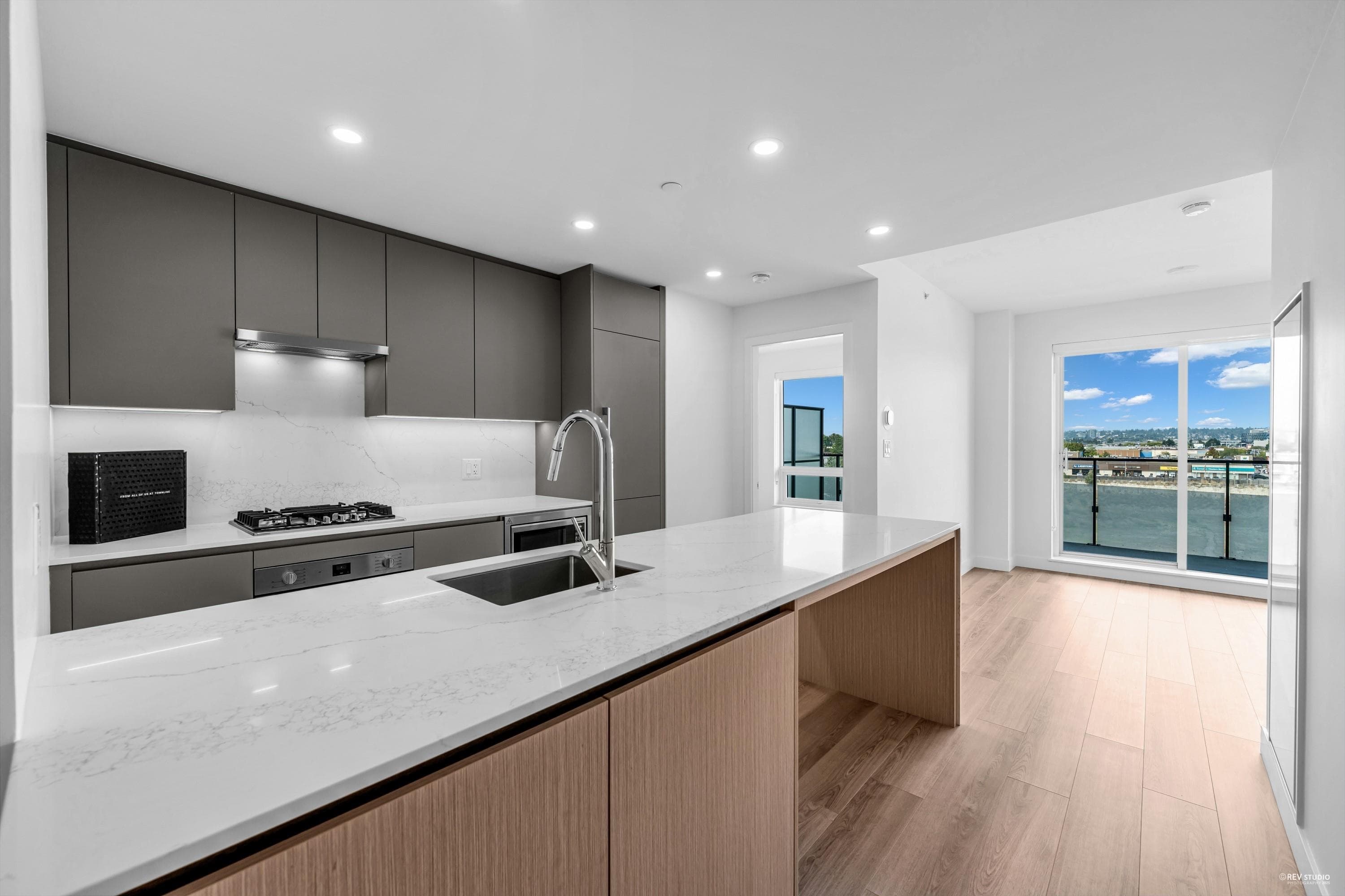 610 - 5593 Number 3 Road, Richmond