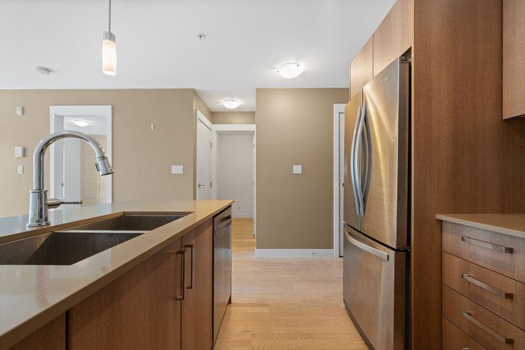 325 - 7058 14th Avenue, Burnaby, V3N 0E6 — photo 2