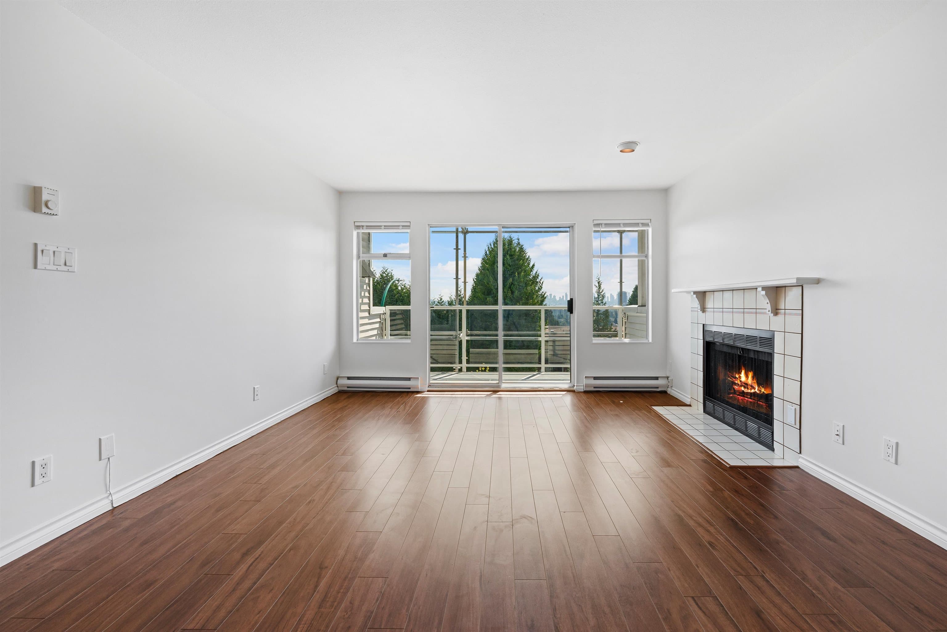 211 - 5335 Hastings Street, Burnaby, V5B 1P9 — photo 4