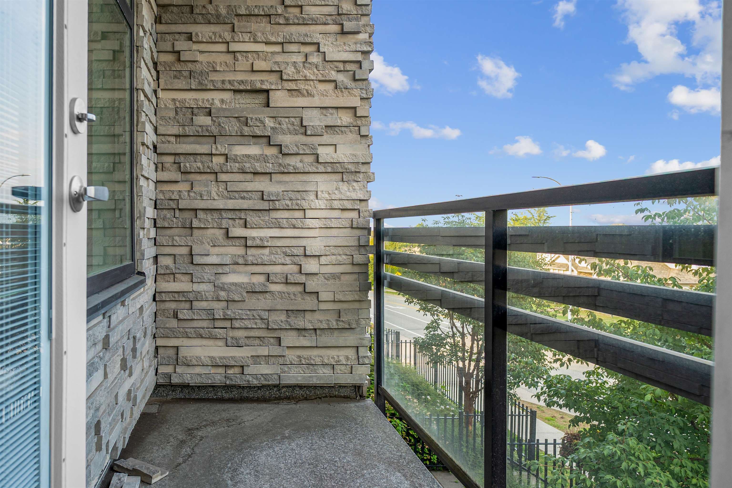 204 - 9983 Barnston Drive, Surrey, V4N 6T3 — photo 3