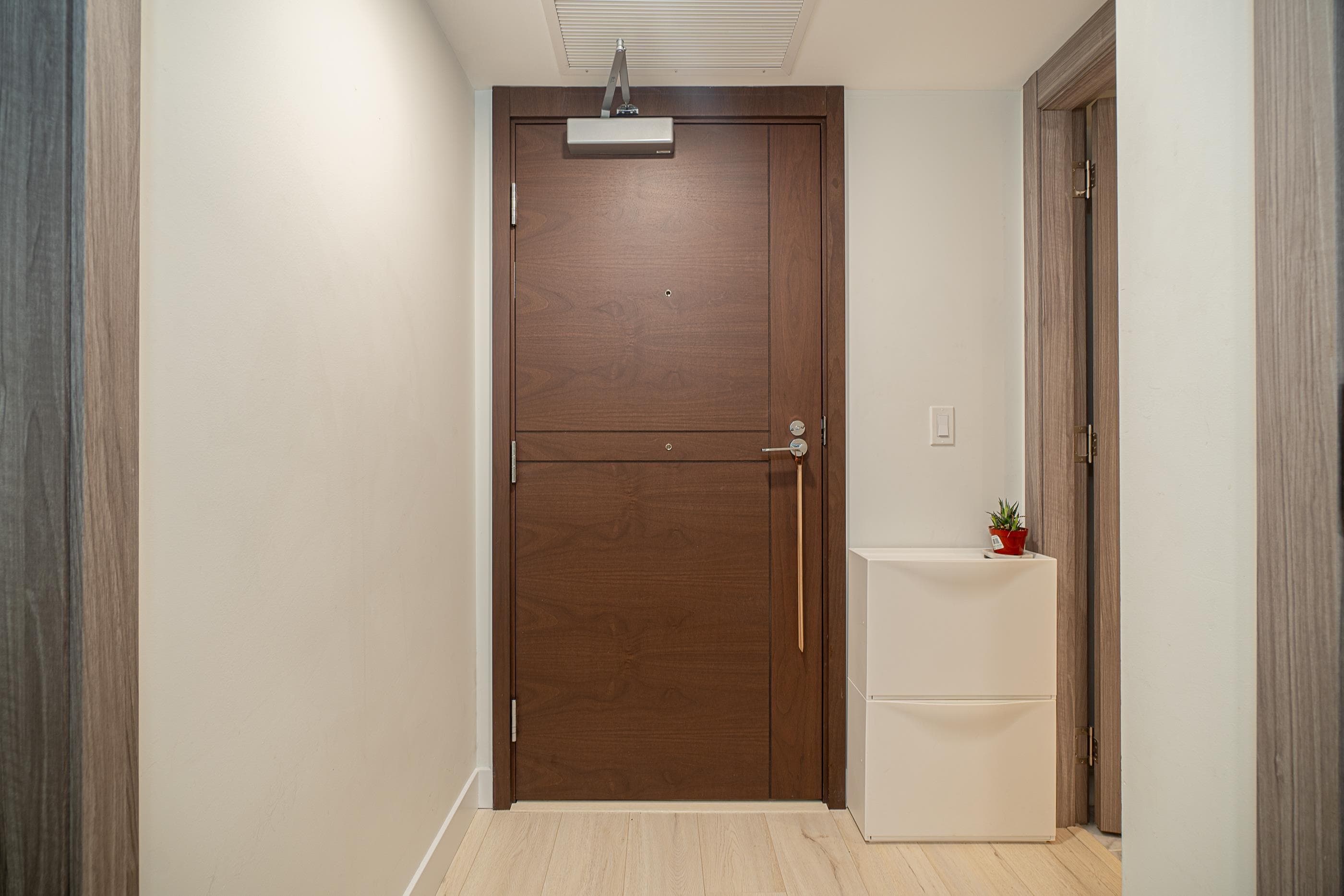 606 - 8800 Hazelbridge Way, Richmond, V6X 0S3 — photo 4