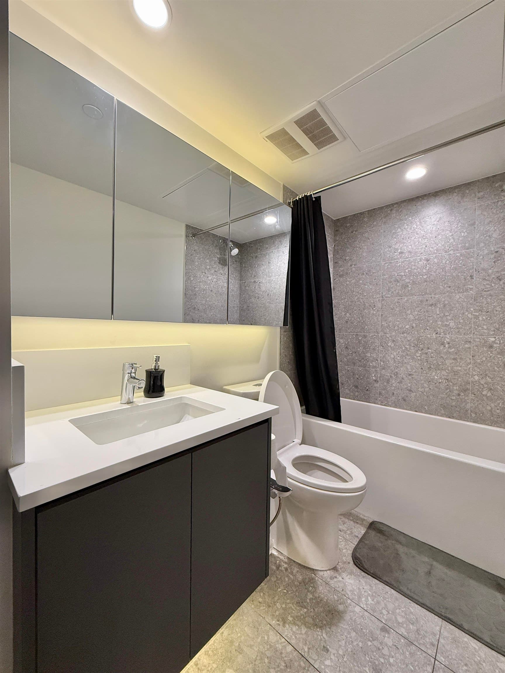 1802 - 10750 135a Street, Surrey, V3T 0V4 — photo 2