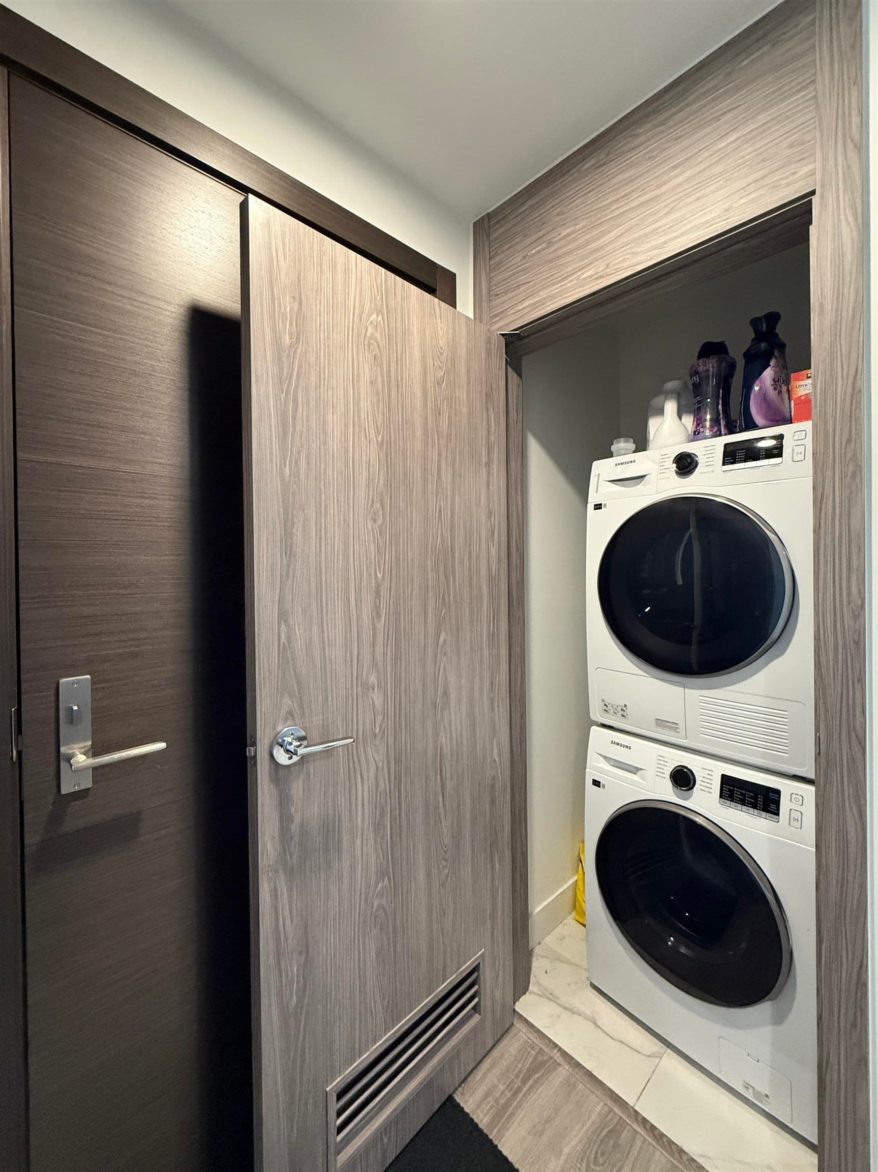 1802 - 10750 135a Street, Surrey, V3T 0V4 — photo 4