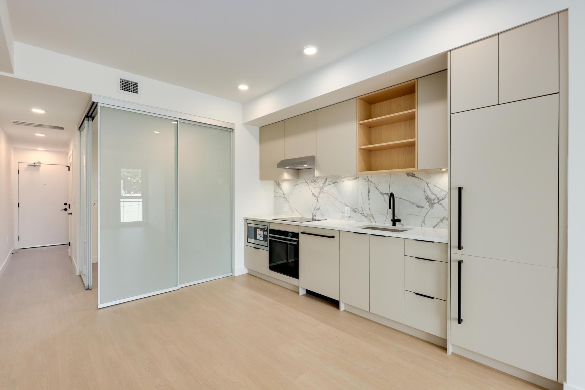 564 - 422 E 3rd Street, North Vancouver, V7L 0K1 — photo 4