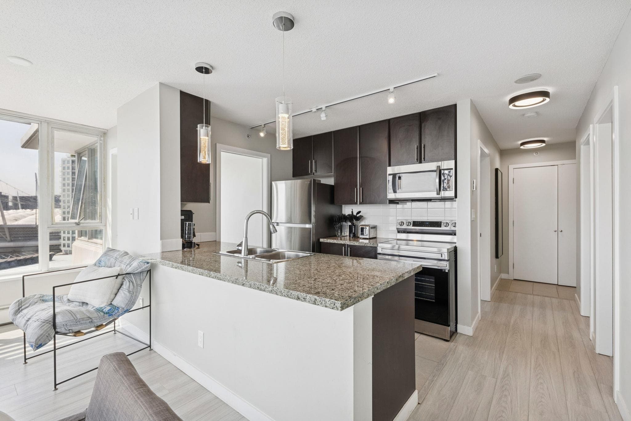 2502 - 688 Abbott Street, Vancouver, V6B 0B9 — photo 2