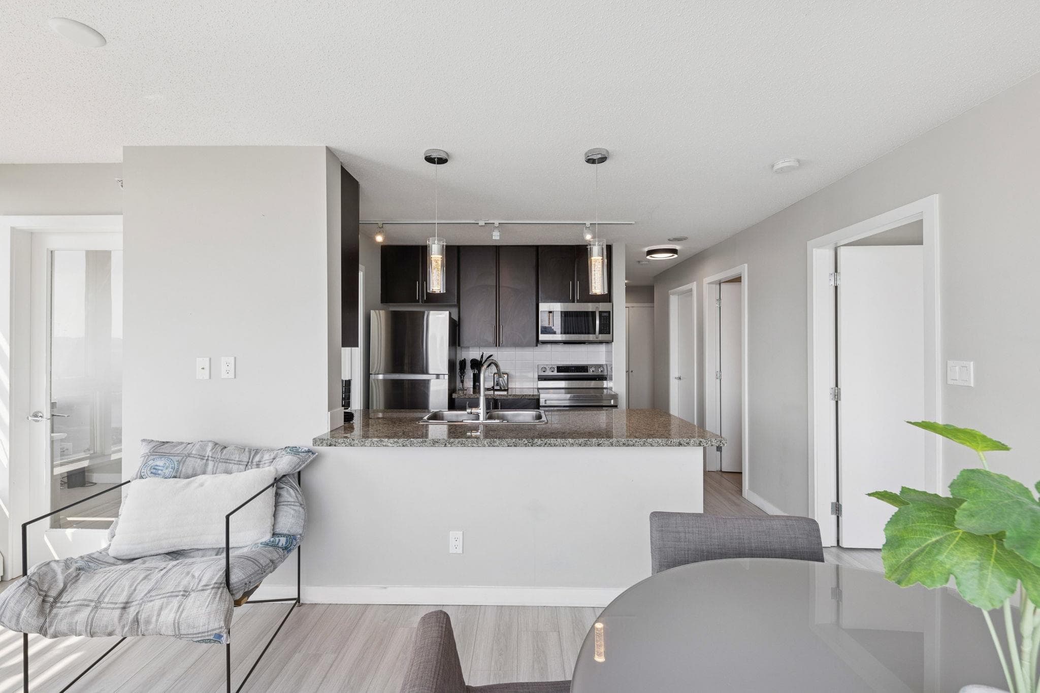 2502 - 688 Abbott Street, Vancouver, V6B 0B9 — photo 3