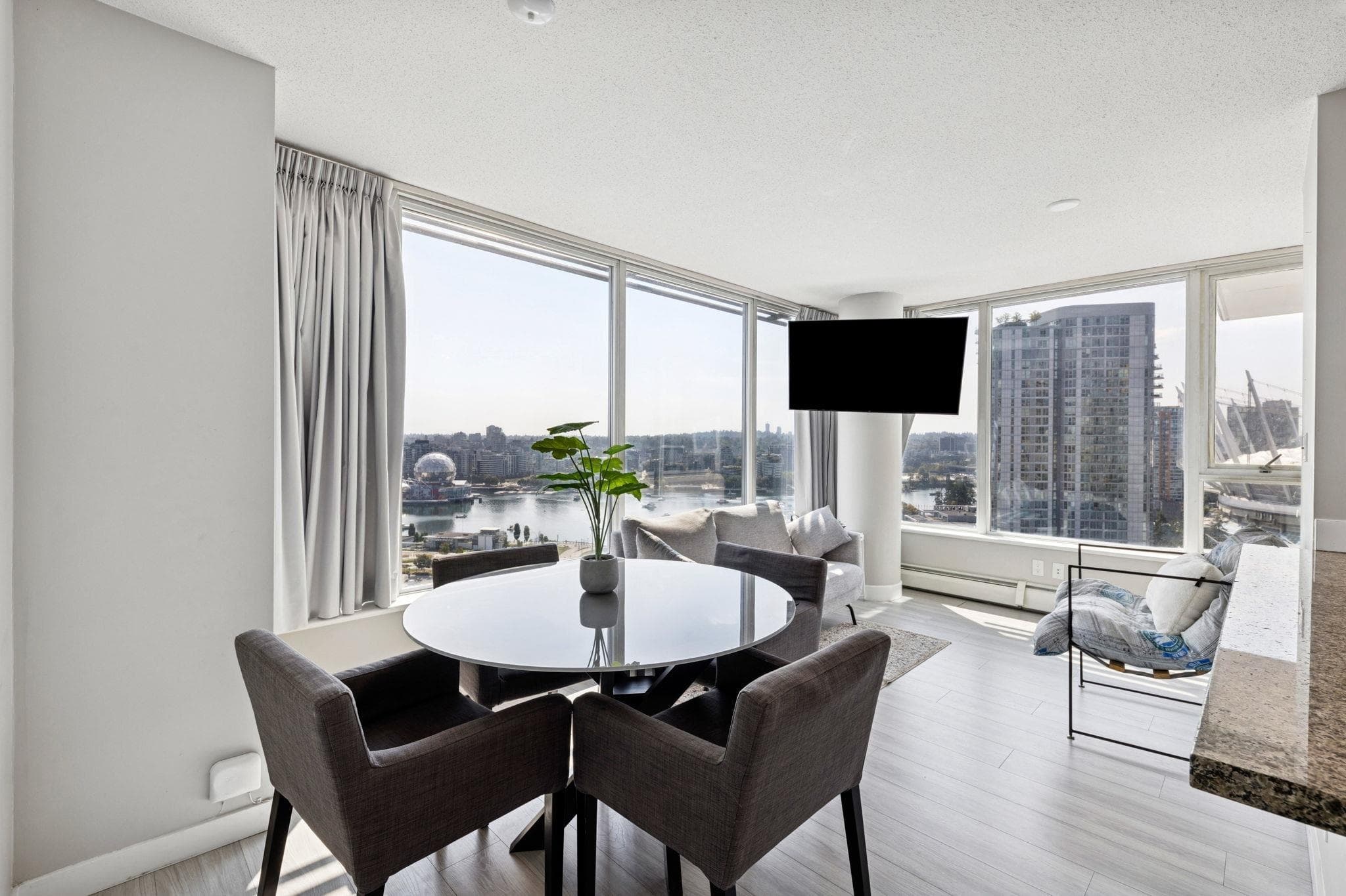 2502 - 688 Abbott Street, Vancouver, V6B 0B9 — photo 5