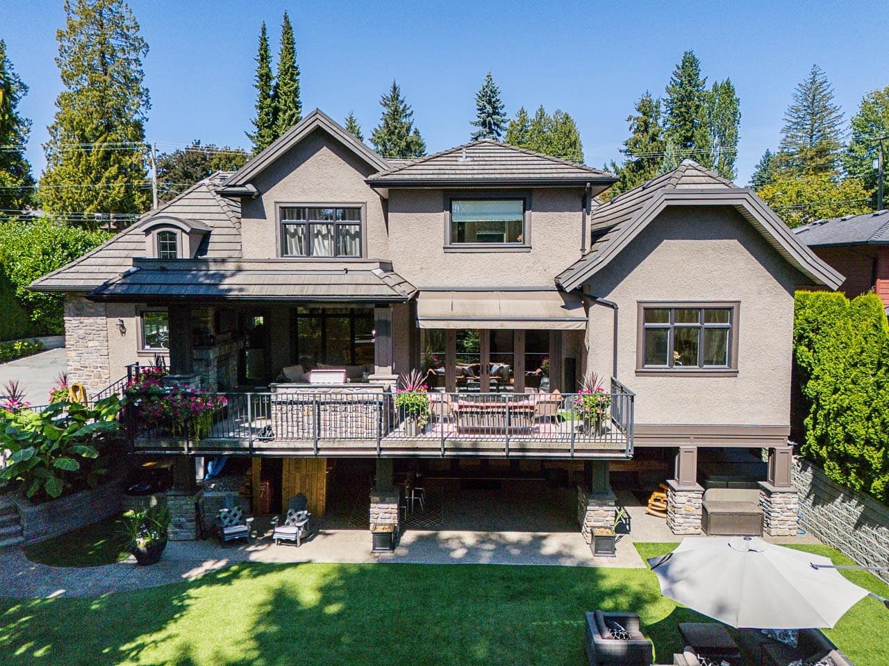 8032 Government Road, Burnaby, V5A 2E2 — photo 2