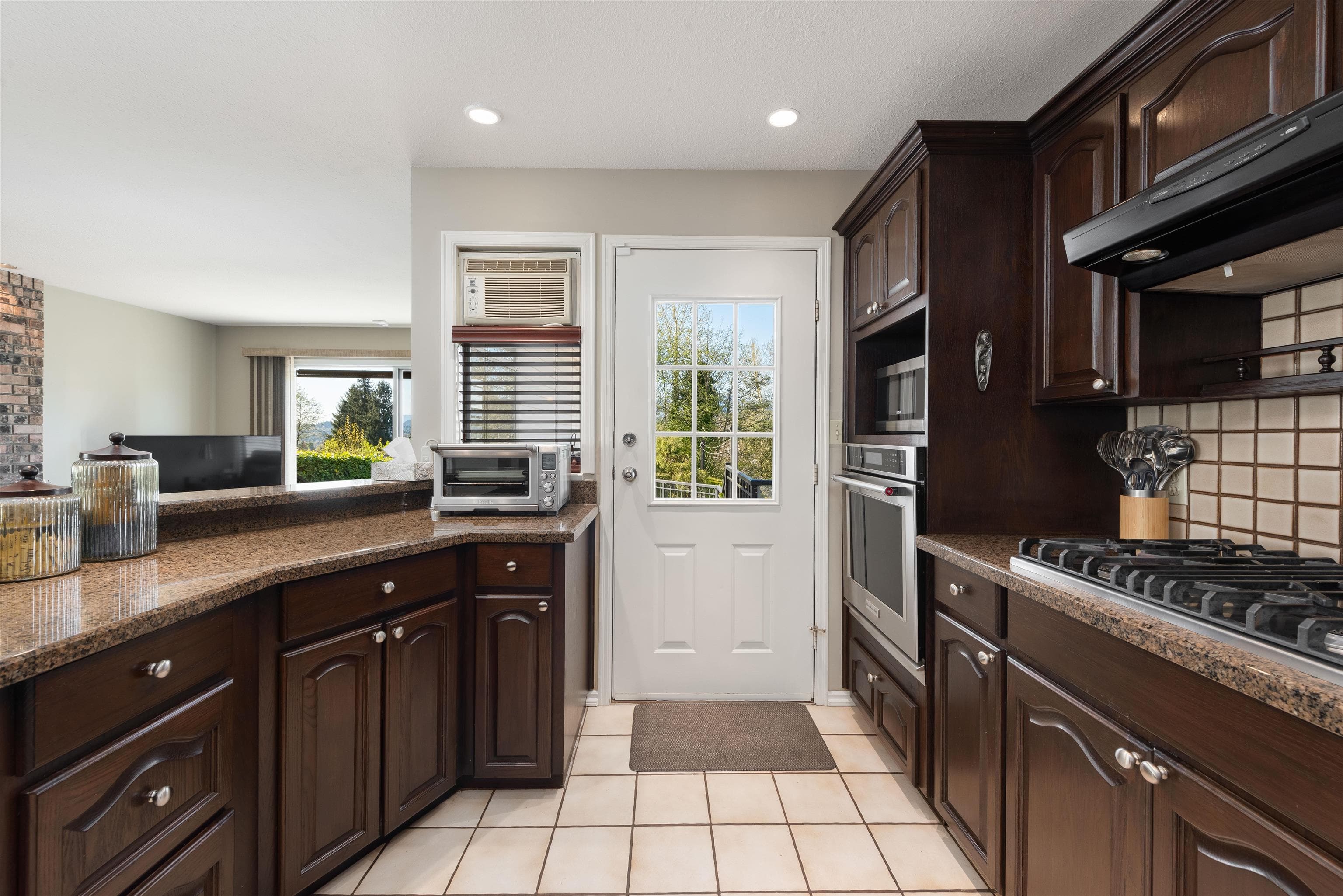 3173 Leeward Court, Coquitlam, V3C 5A9 — photo 5