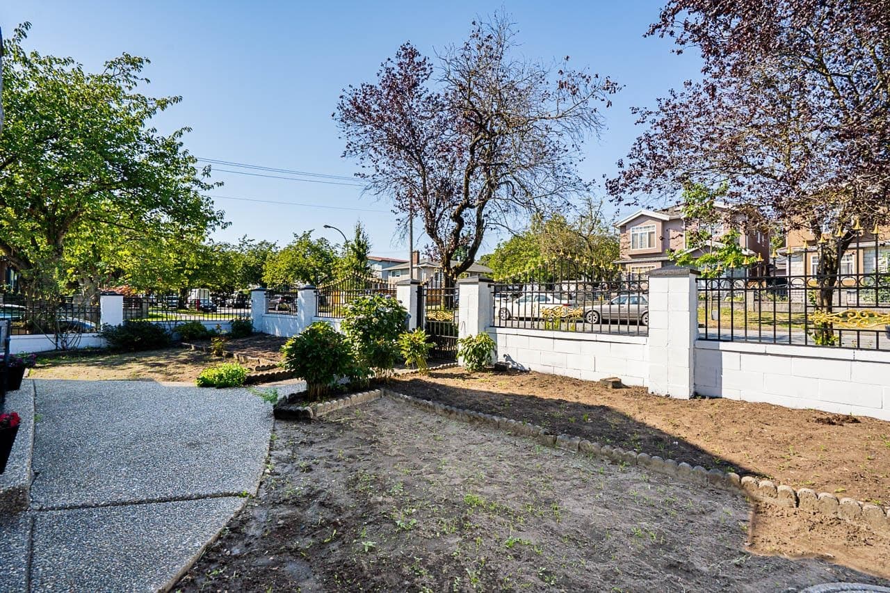 1306 E 60 Avenue, Vancouver, V5X 2A9 — photo 3