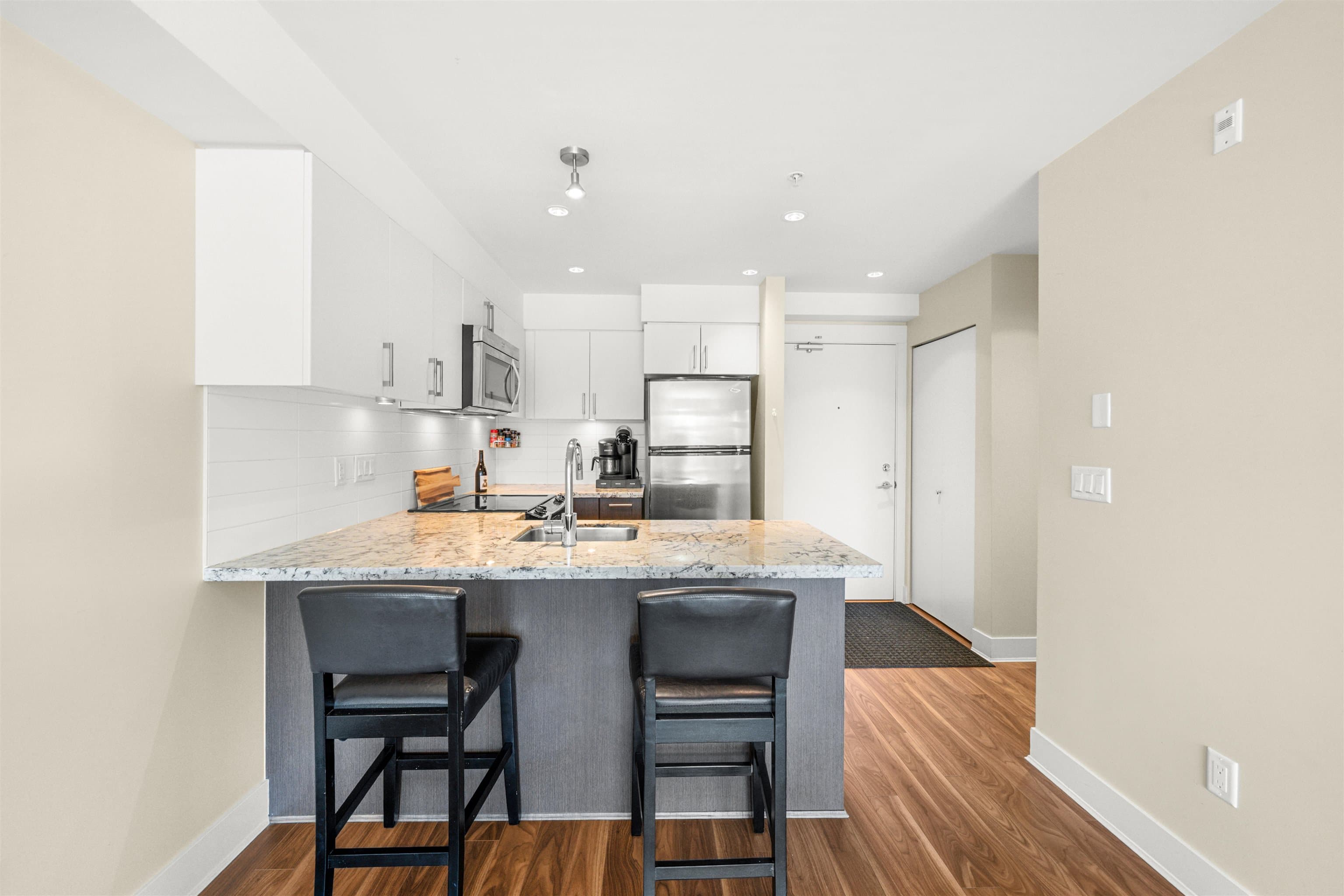 319 - 85 Eighth Avenue, New Westminster, V3L 0E9 — photo 3