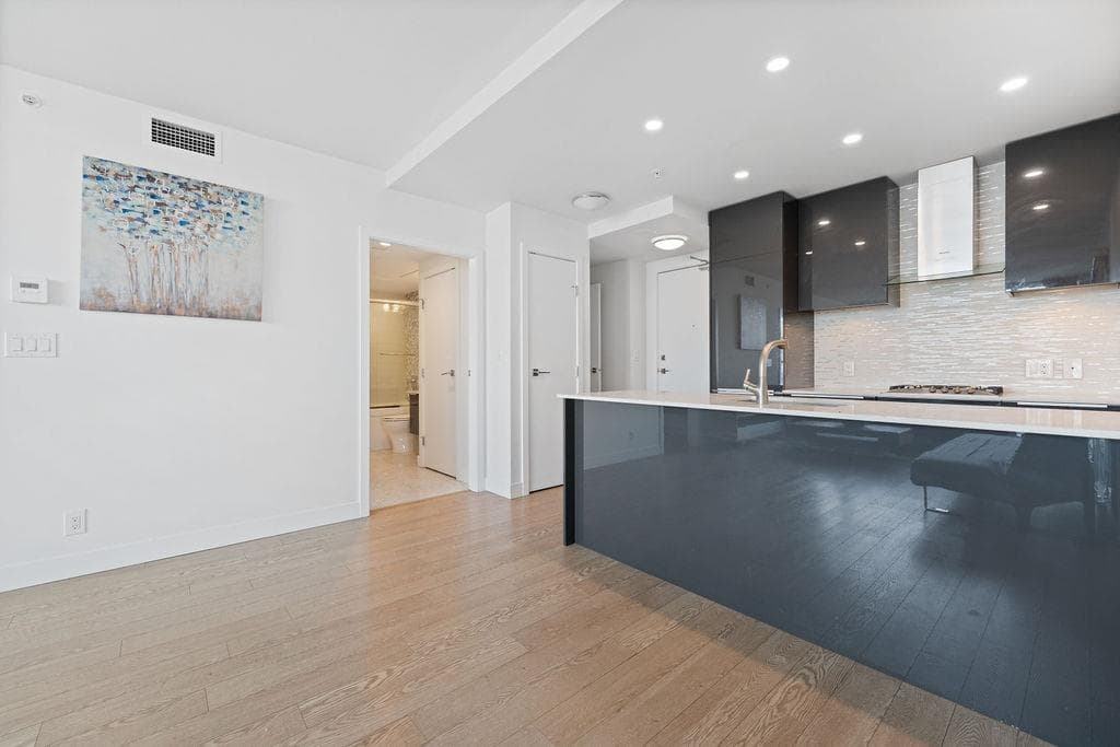 2904 - 1283 Howe Street, Vancouver
