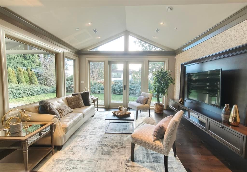 2566 Marine Drive, West Vancouver, V7V 1L4 — photo 2