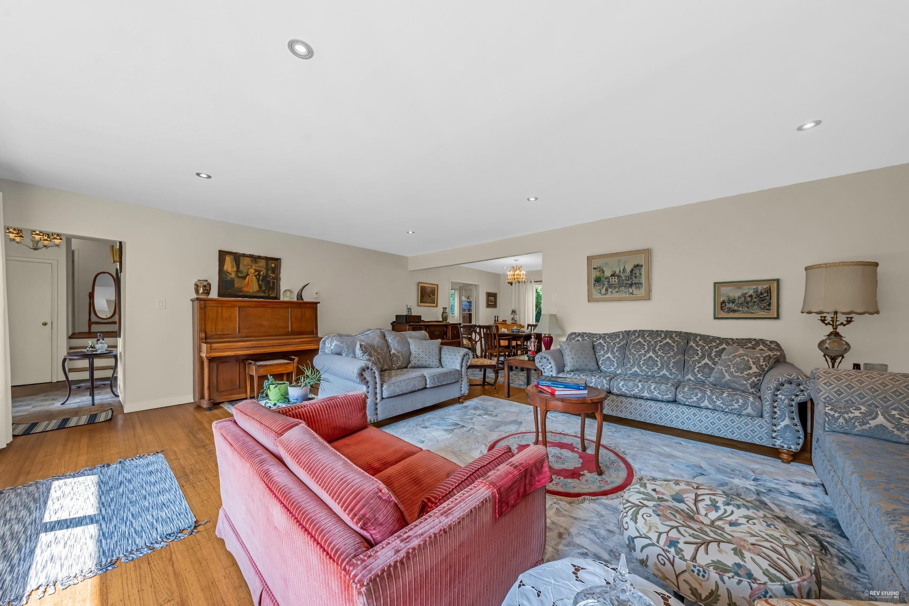 410 Hadden Drive, West Vancouver, V7S 1E9 — photo 2