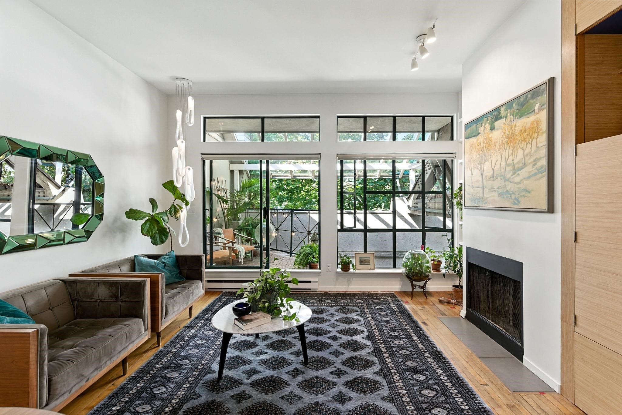 303 - 700 E Pender Street, Vancouver