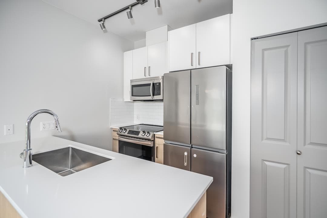 411 - 6968 Royal Oak Avenue, Burnaby, V5J 4J2 — photo 4