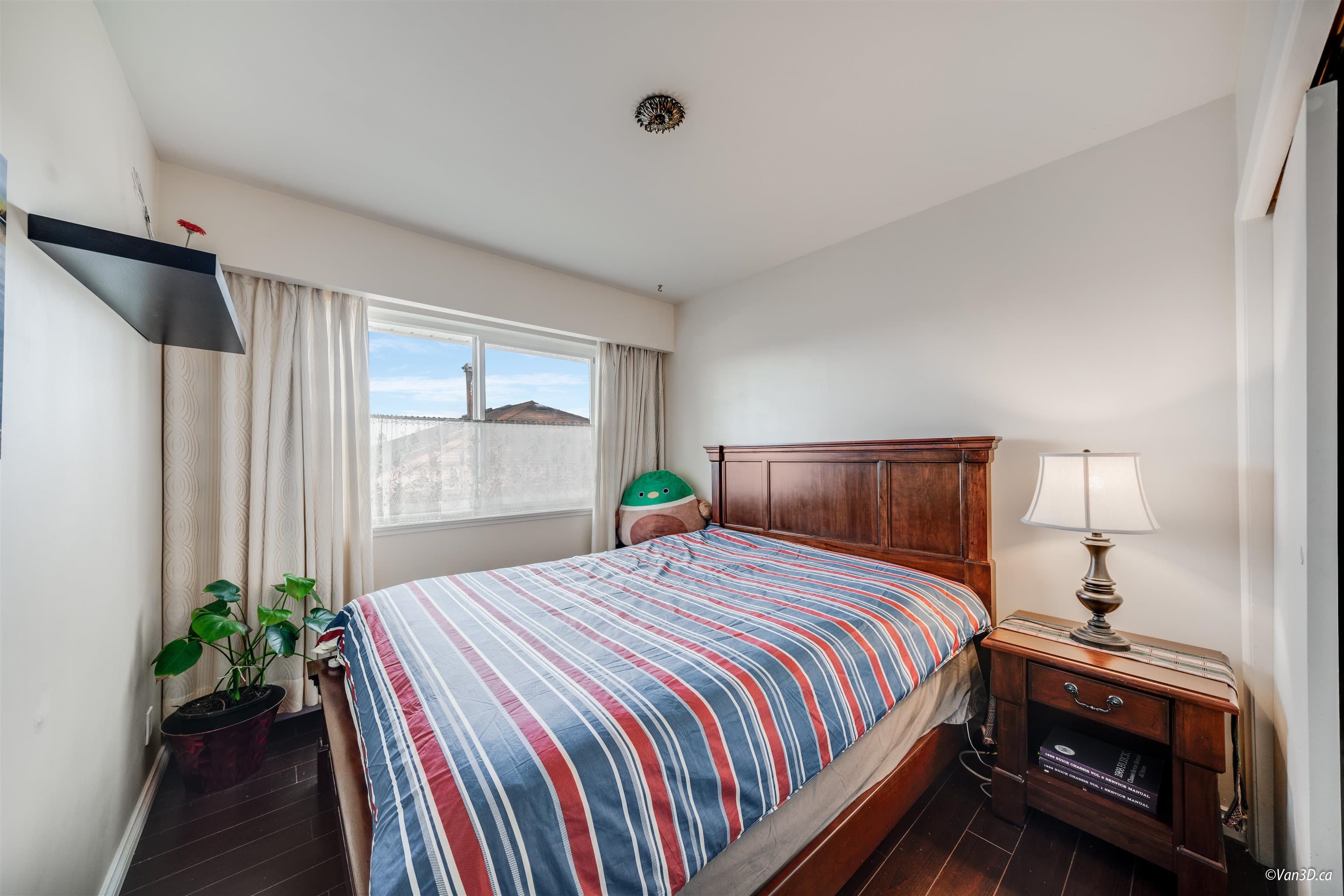 5681 Sardis Crescent, Burnaby, V5H 3K4 — photo 4