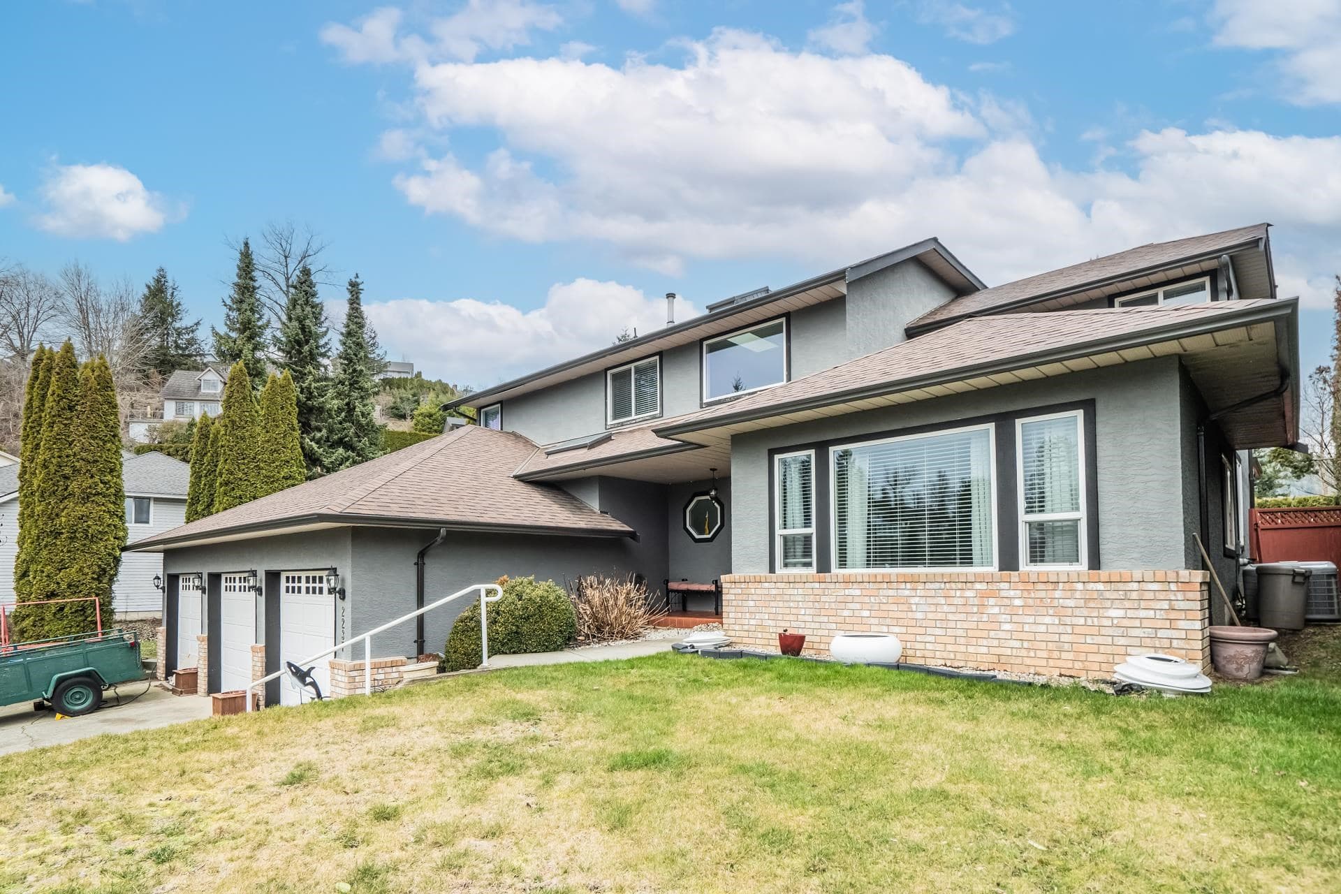 2237 Mountain Drive, Abbotsford, V3G 1E3 — photo 2
