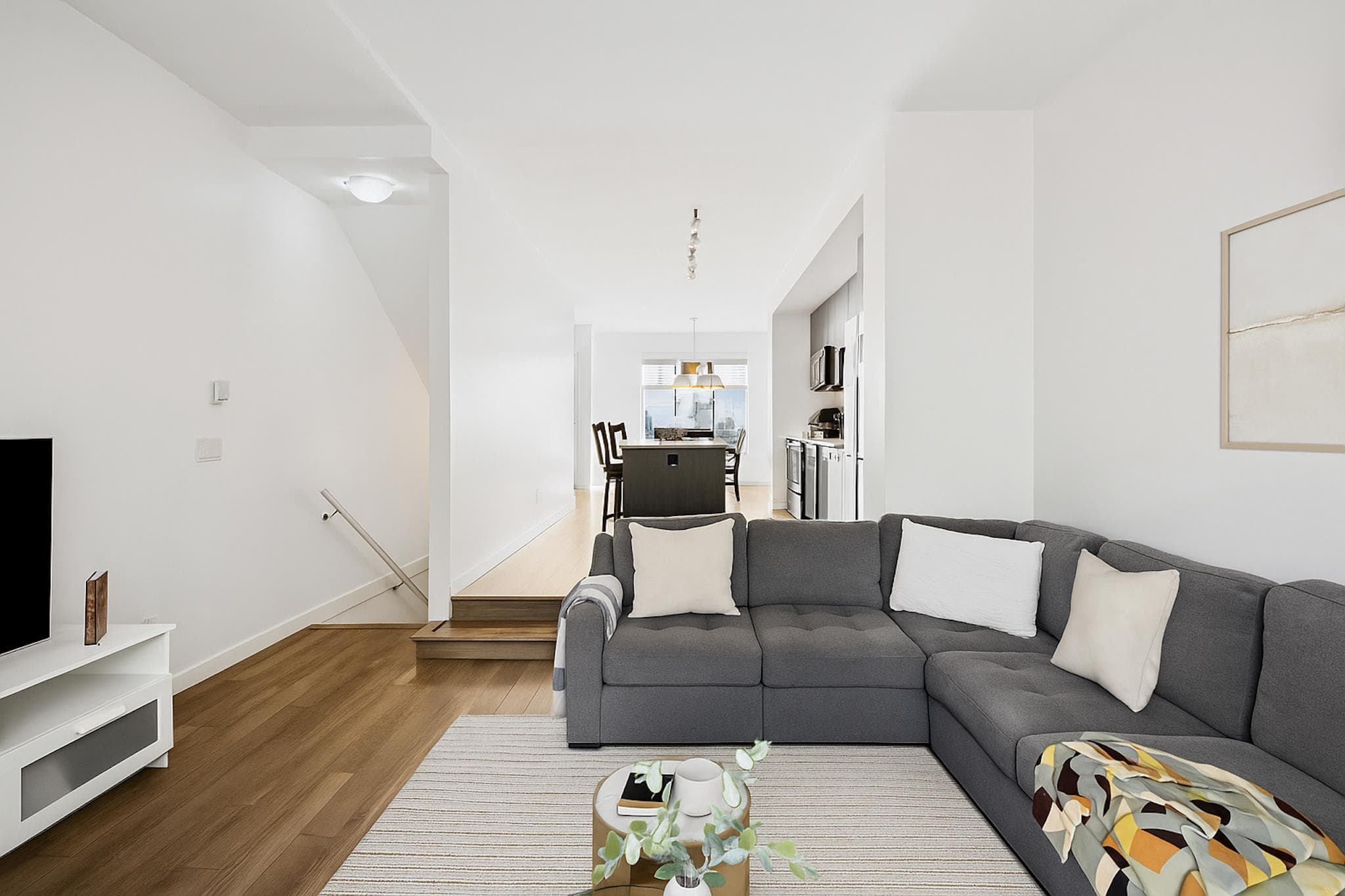165 - 15230 Guildford Drive, Surrey, V3R 0C8 — photo 2