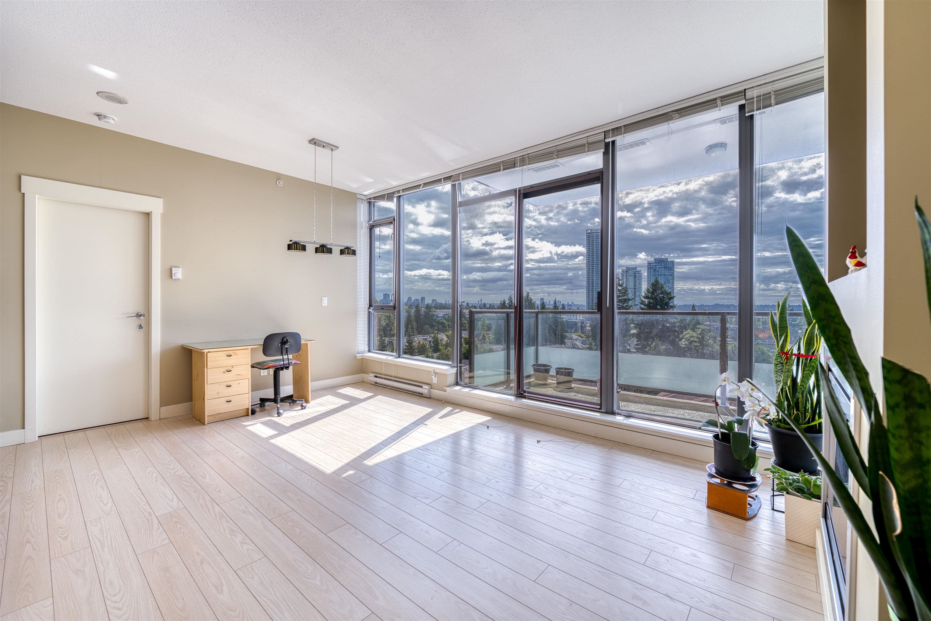 1208 - 7088 18th Avenue, Burnaby, V3N 0A2 — photo 2