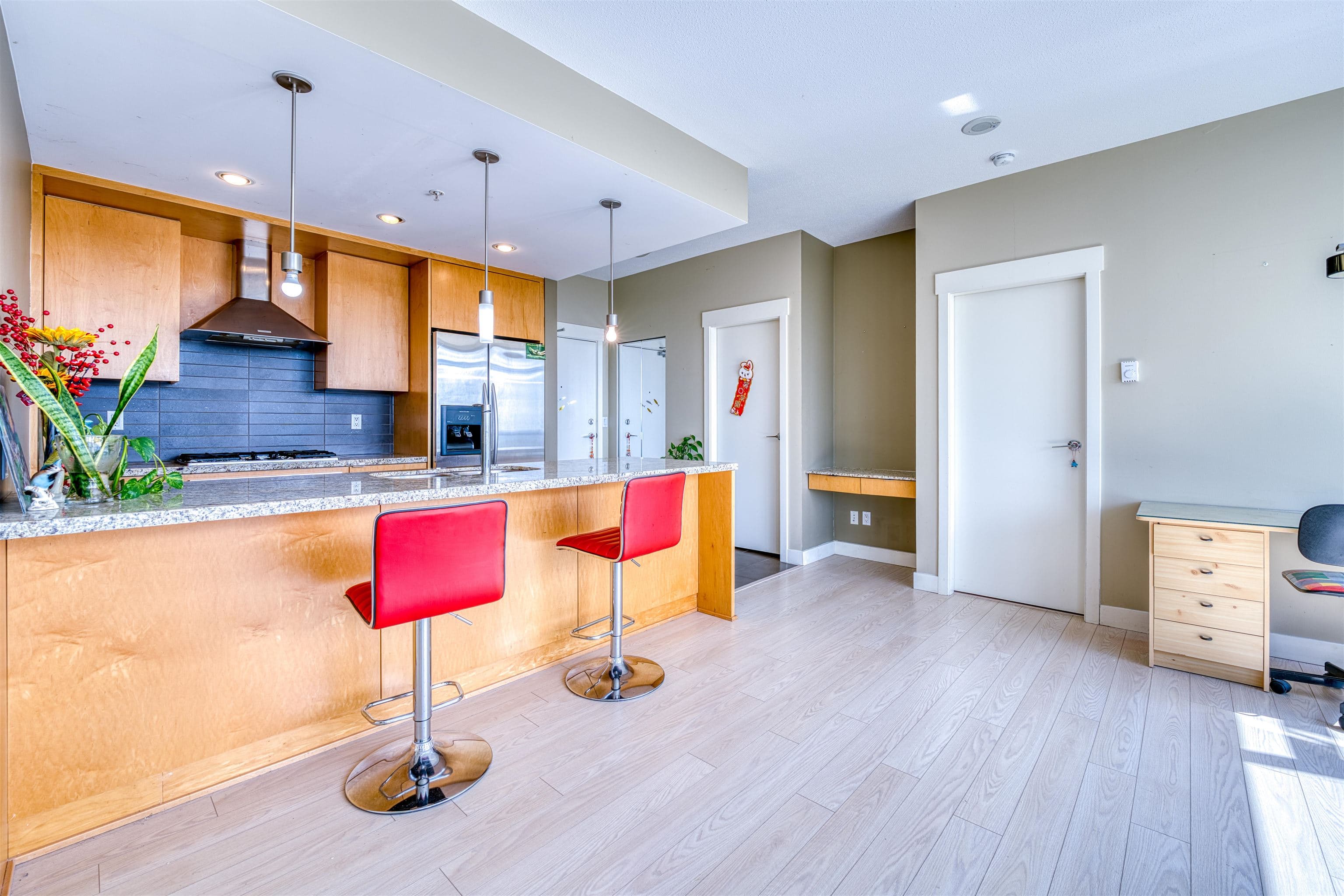1208 - 7088 18th Avenue, Burnaby, V3N 0A2 — photo 5
