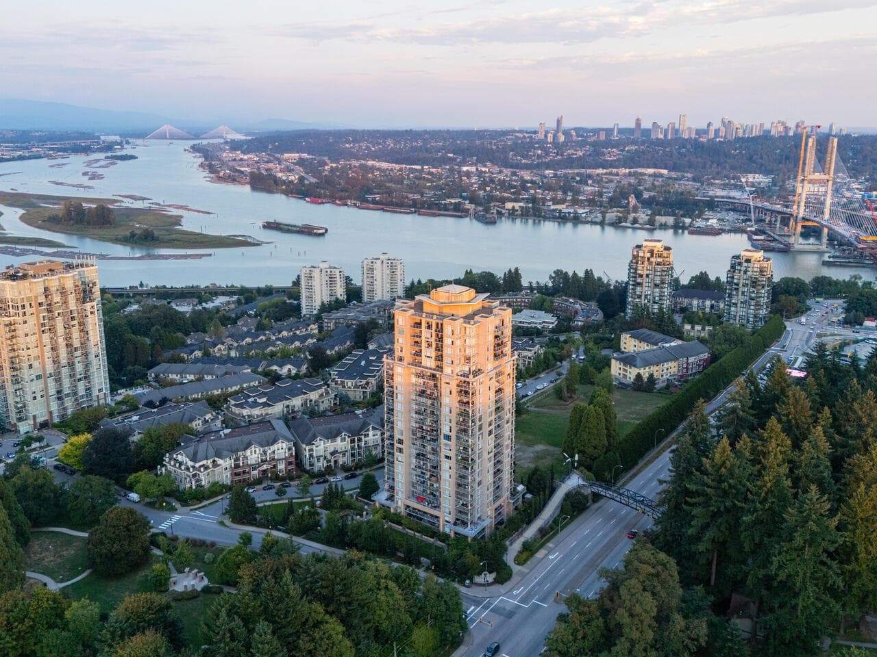 2301 - 280 Ross Drive, New Westminster, V3L 0C2 — photo 1